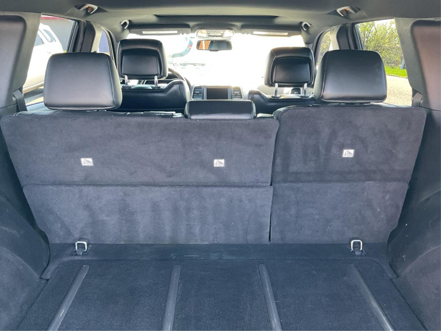2014 Jeep Grand Cherokee Limited (1C4RJFBG4EC) with an Other engine, located at 1230 East Main St, Xenia, OH, 45385, (937) 908-9800, 39.688026, -83.910172 - 2014 Jeep Grand Cherokee Limited - Photo#11