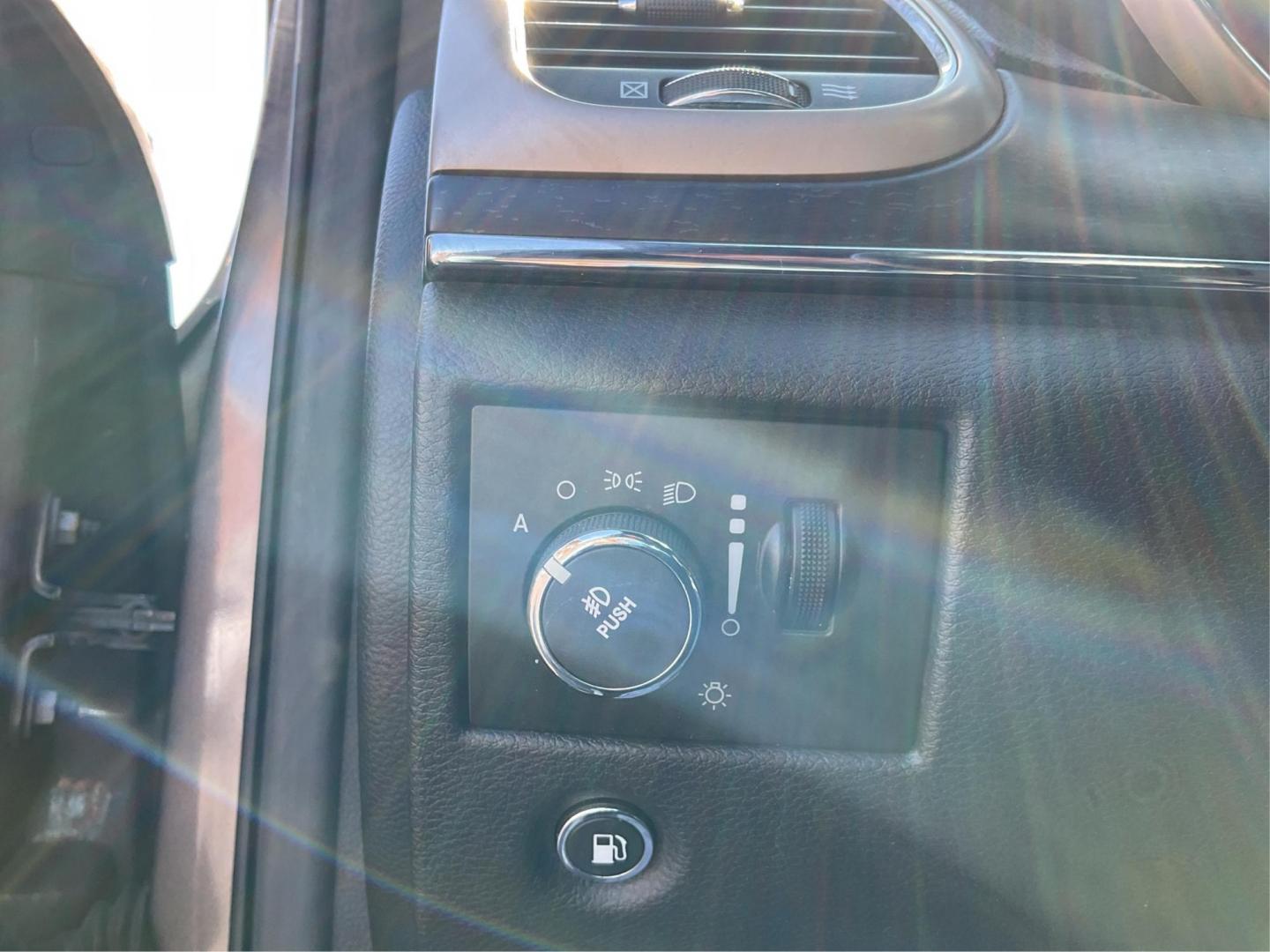 2014 Jeep Grand Cherokee Limited (1C4RJFBG4EC) with an Other engine, located at 1230 East Main St, Xenia, OH, 45385, (937) 908-9800, 39.688026, -83.910172 - 2014 Jeep Grand Cherokee Limited - Photo#16