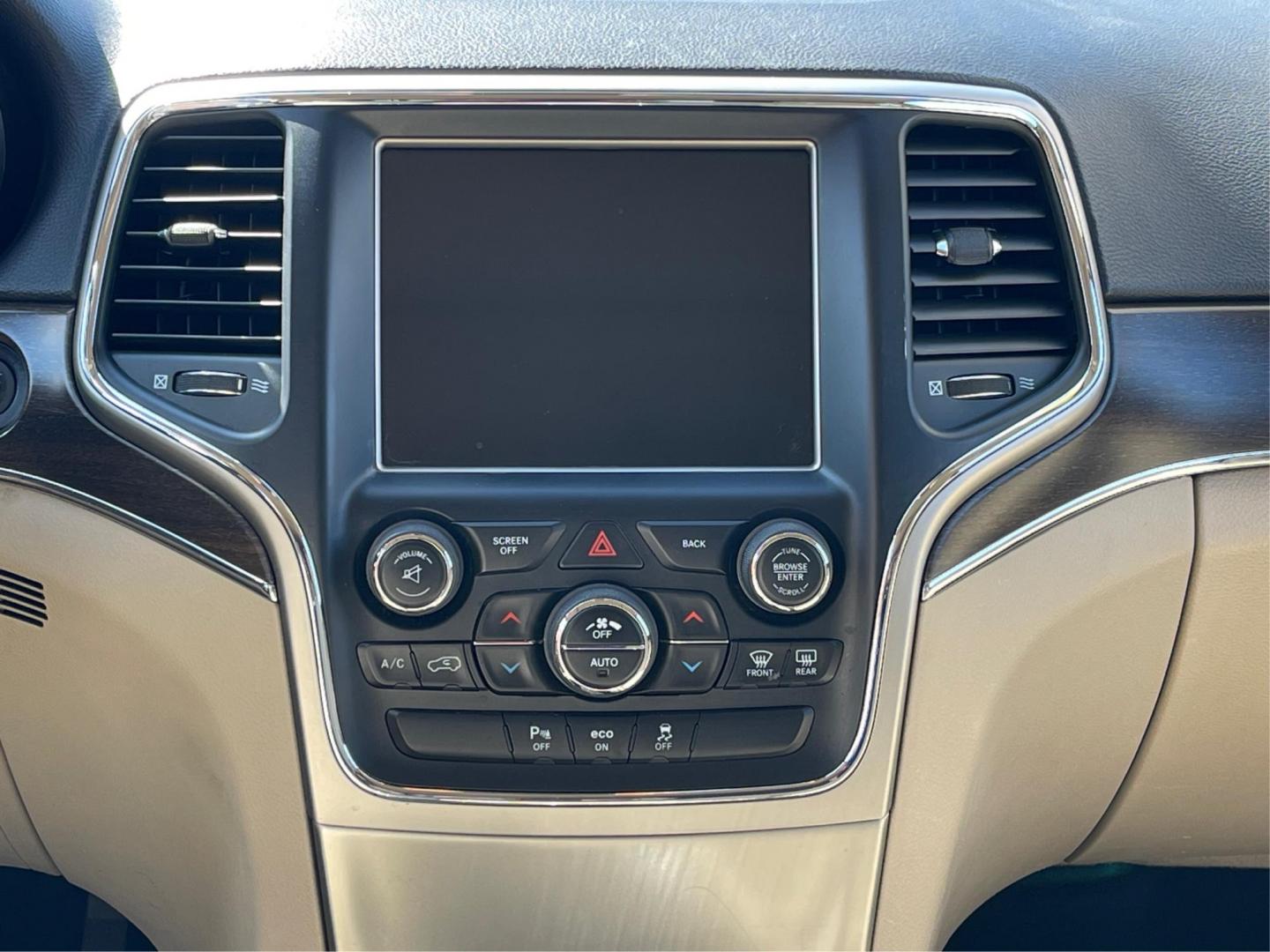 2014 Jeep Grand Cherokee Limited (1C4RJFBG5EC) with an 3.6L V-6 DOHC engine, located at 880 E. National Road, Vandalia, OH, 45377, (937) 908-9800, 39.891918, -84.183594 - 2014 Jeep Grand Cherokee Limited - Photo#12