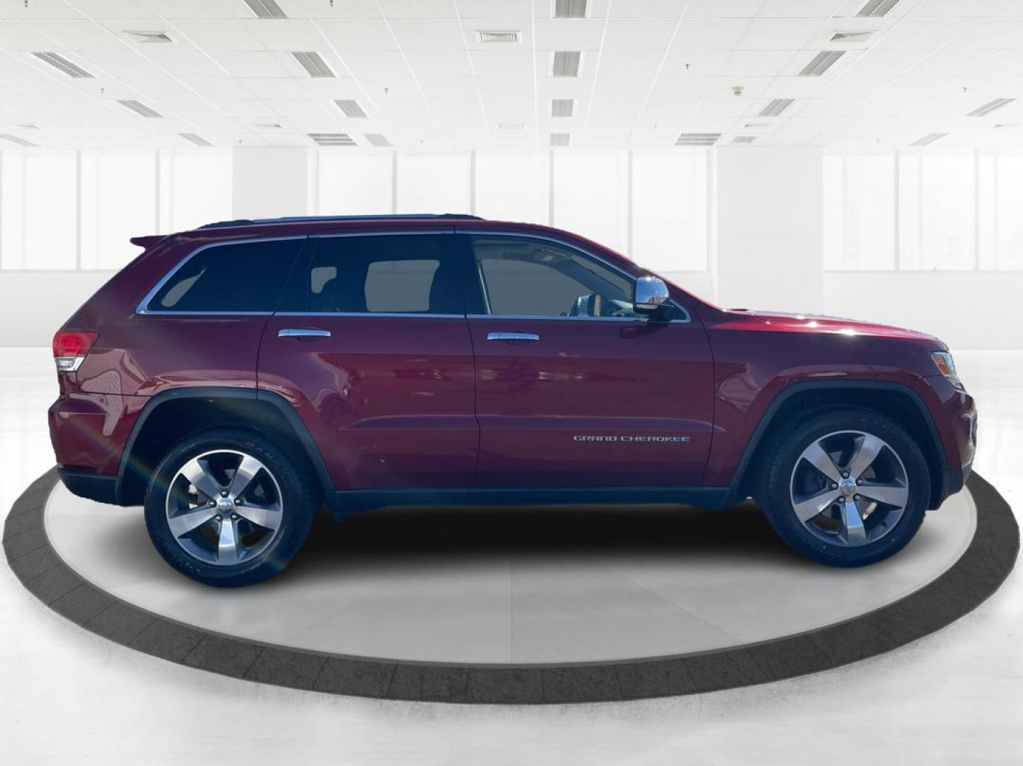 2014 Jeep Grand Cherokee Limited (1C4RJFBG5EC) with an 3.6L V-6 DOHC engine, located at 880 E. National Road, Vandalia, OH, 45377, (937) 908-9800, 39.891918, -84.183594 - 2014 Jeep Grand Cherokee Limited - Photo#1