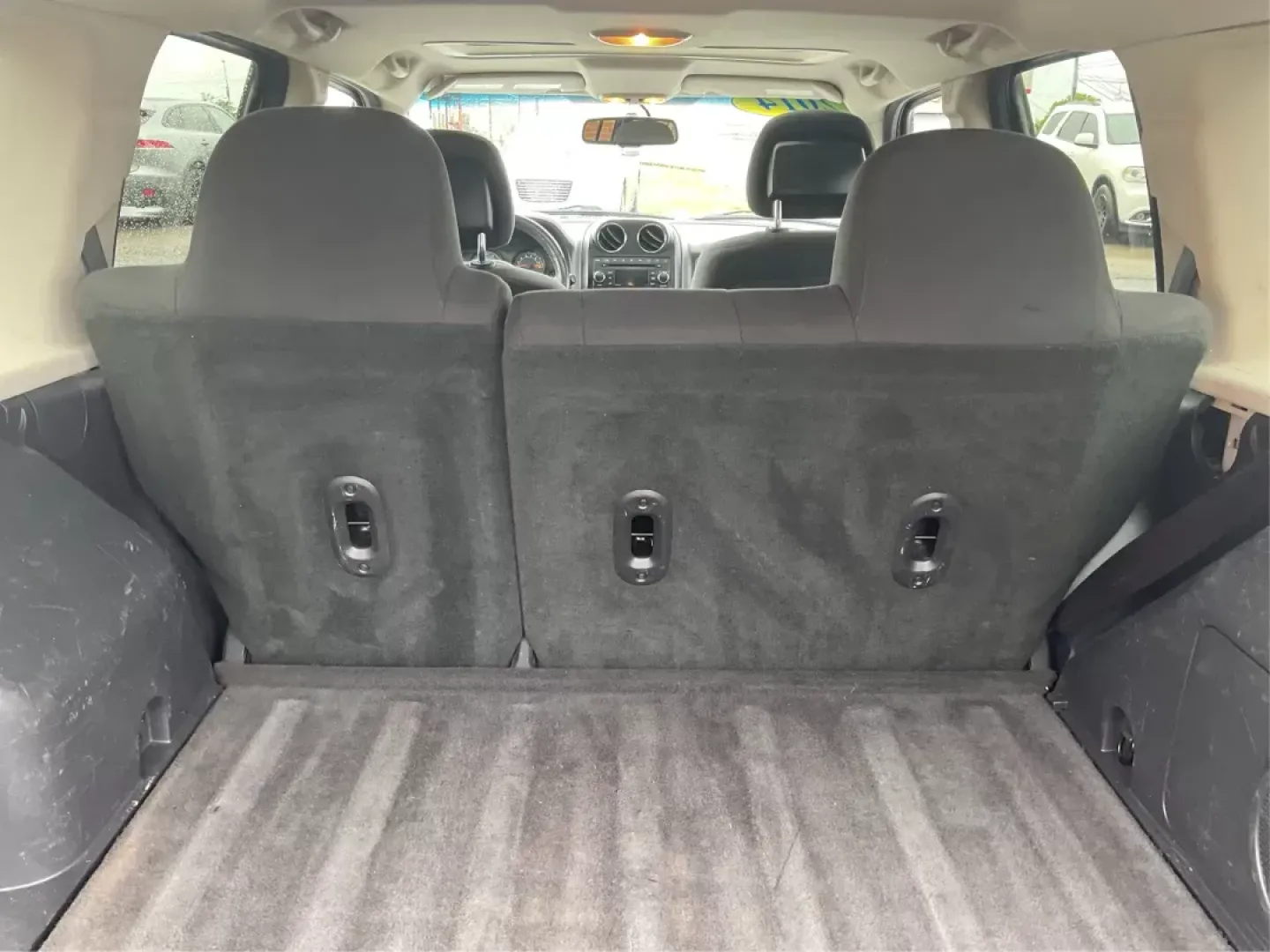 2014 Jeep Patriot Latitude (1C4NJRFB4ED) with an 2.4L I-4 DOHC engine, located at 1230 East Main St, Xenia, OH, 45385, (937) 908-9800, 39.688026, -83.910172 - 2014 Jeep Patriot Latitude - Photo#11