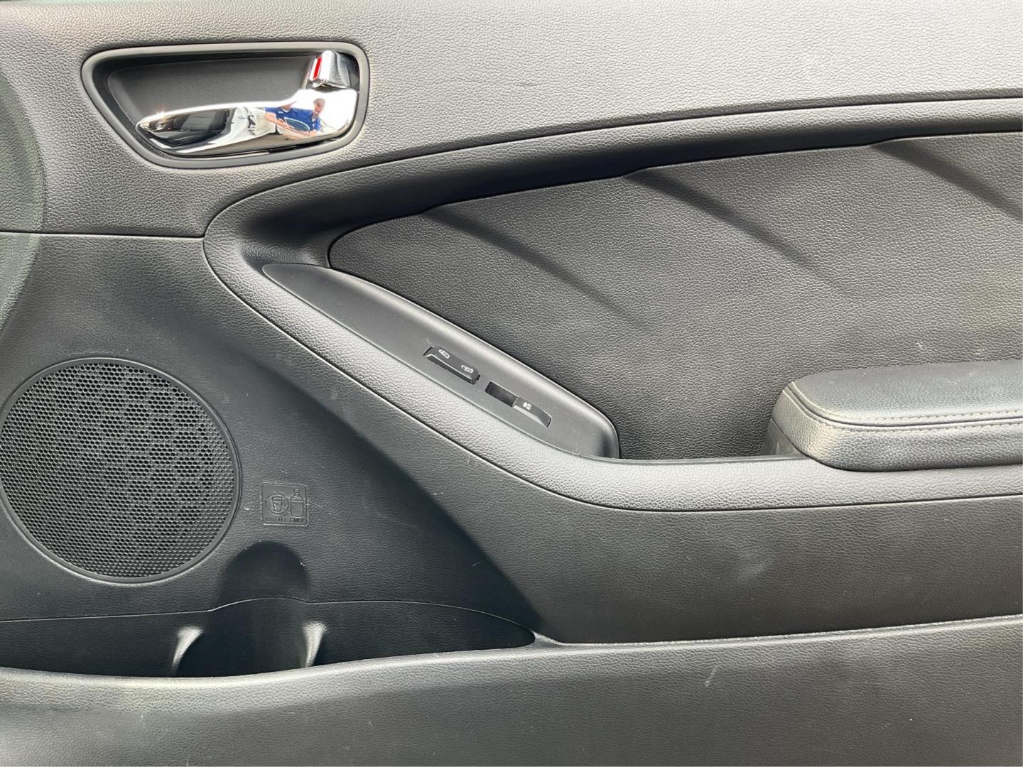 2014 Kia Forte EX (KNAFX4A81E5) with an 2L I-4 gasoline direct injection engine, located at 1099 N County Rd 25A , Troy, OH, 45373, (937) 908-9800, 40.057079, -84.212883 - 2014 Kia Forte EX - Photo#18
