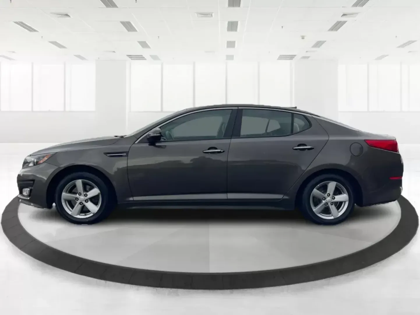 2014 Kia Optima LX (5XXGM4A77EG) with an Theta II 2.4L I-4 gasoline direct injection engine, located at 401 Woodman Dr, Riverside, OH, 45431, (937) 908-9800, 39.760899, -84.123421 - 2014 Kia Optima LX - Photo#5