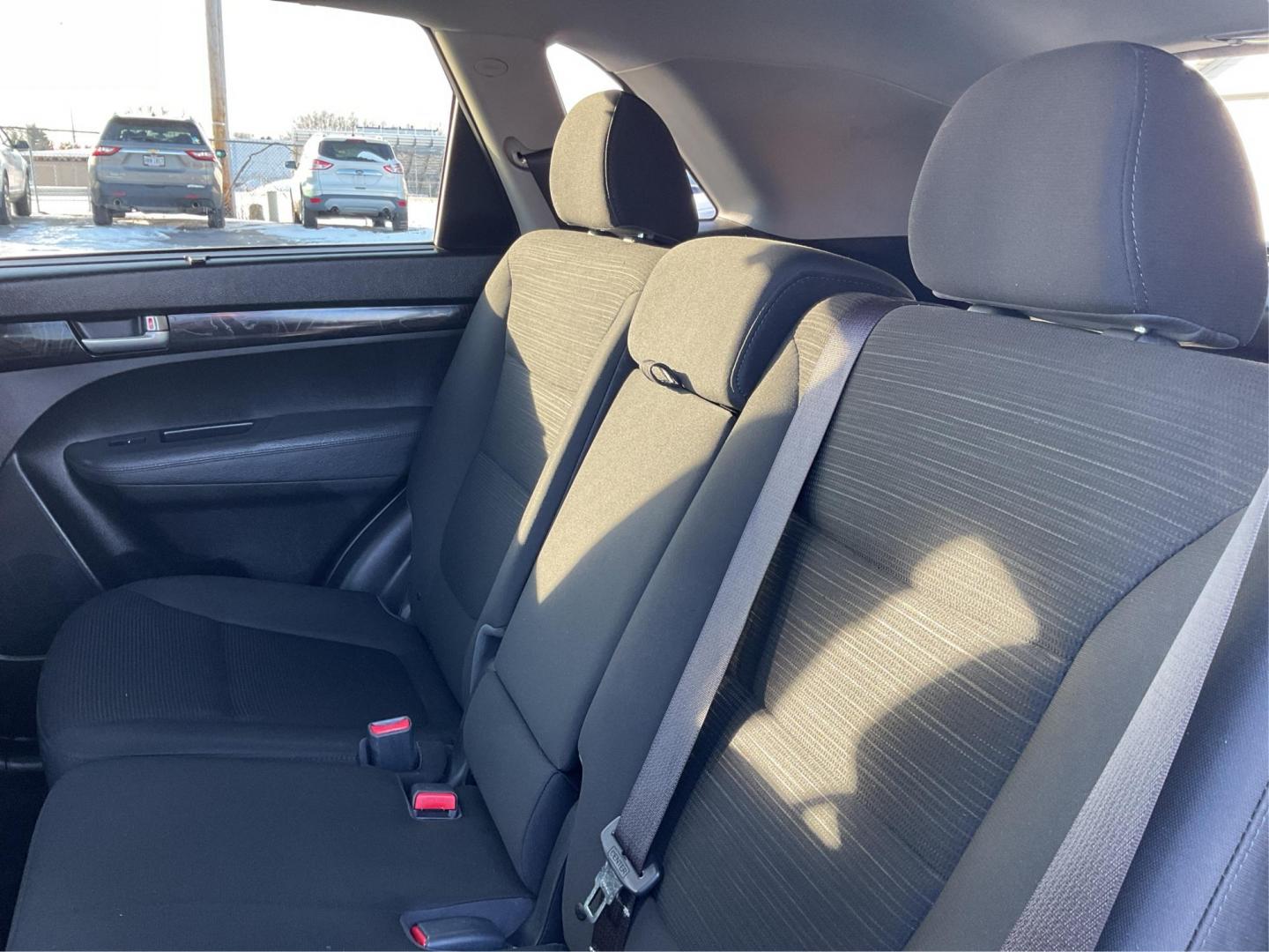 2014 Kia Sorento LX 2WD (5XYKT3A63EG) with an 2.4L L4 DOHC 16V engine, 6-Speed Automatic transmission, located at 1951 S Dayton Lakeview Rd., New Carlisle, OH, 45344, (937) 908-9800, 39.890999, -84.050255 - 2014 Kia Sorento LX 2WD - Photo#9