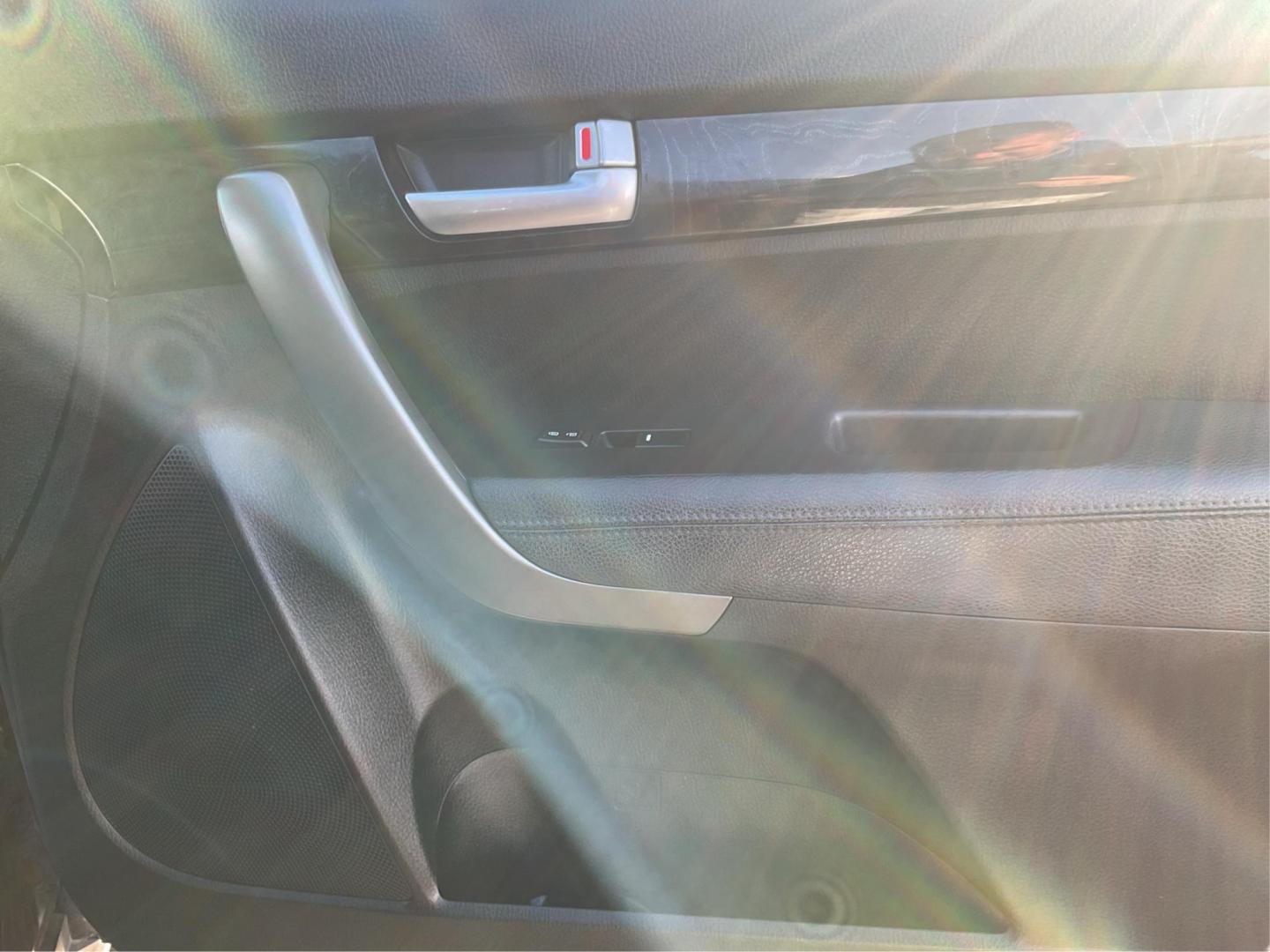 2014 Kia Sorento LX 2WD (5XYKT3A63EG) with an 2.4L L4 DOHC 16V engine, 6-Speed Automatic transmission, located at 1951 S Dayton Lakeview Rd., New Carlisle, OH, 45344, (937) 908-9800, 39.890999, -84.050255 - 2014 Kia Sorento LX 2WD - Photo#17