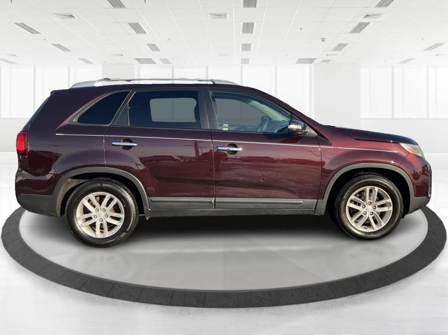 2014 Kia Sorento LX 2WD (5XYKT3A63EG) with an 2.4L L4 DOHC 16V engine, 6-Speed Automatic transmission, located at 1951 S Dayton Lakeview Rd., New Carlisle, OH, 45344, (937) 908-9800, 39.890999, -84.050255 - 2014 Kia Sorento LX 2WD - Photo#1