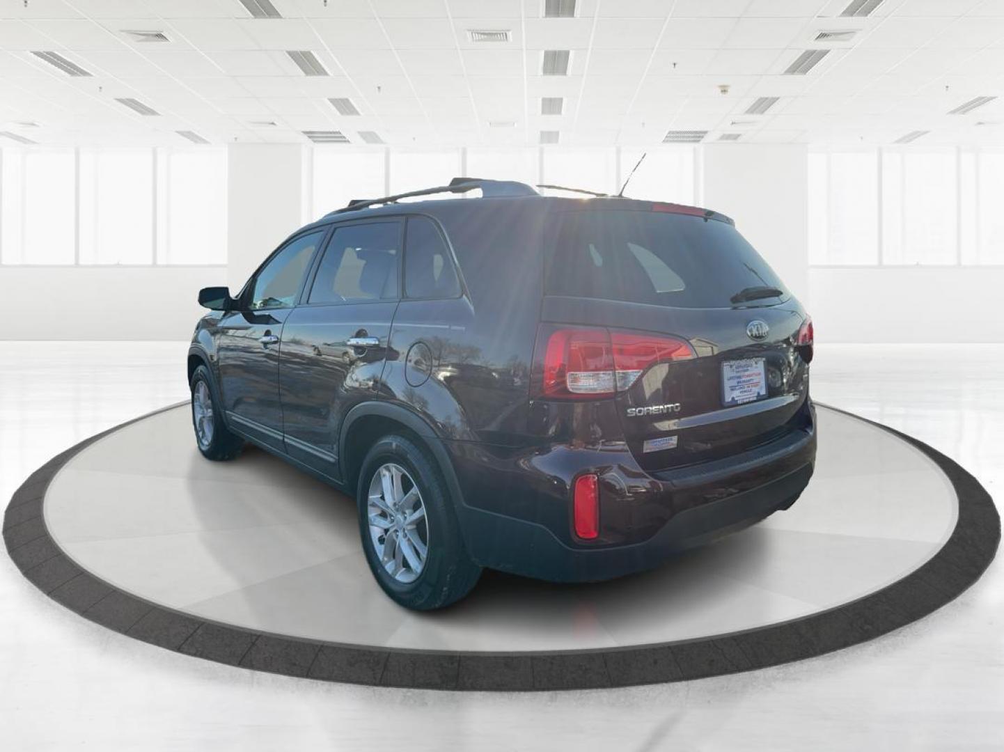 2014 Kia Sorento LX 2WD (5XYKT3A63EG) with an 2.4L L4 DOHC 16V engine, 6-Speed Automatic transmission, located at 1951 S Dayton Lakeview Rd., New Carlisle, OH, 45344, (937) 908-9800, 39.890999, -84.050255 - 2014 Kia Sorento LX 2WD - Photo#4