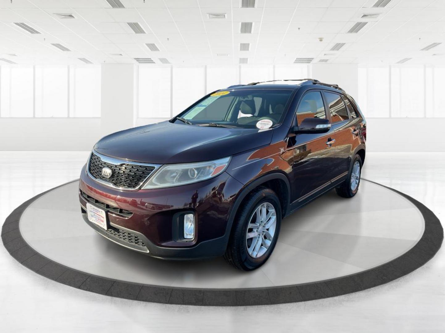 2014 Kia Sorento LX 2WD (5XYKT3A63EG) with an 2.4L L4 DOHC 16V engine, 6-Speed Automatic transmission, located at 1951 S Dayton Lakeview Rd., New Carlisle, OH, 45344, (937) 908-9800, 39.890999, -84.050255 - 2014 Kia Sorento LX 2WD - Photo#7