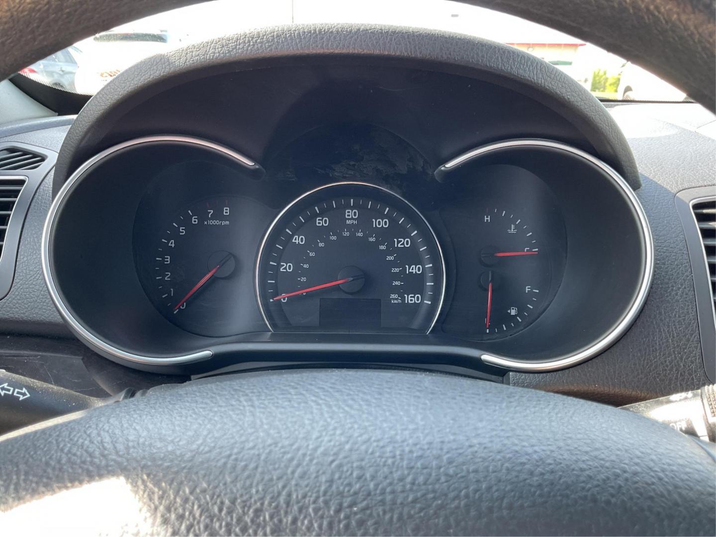 2014 Kia Sorento LX (5XYKT3A69EG) with an 2.4L I-4 gasoline direct injection engine, located at 1951 S Dayton Lakeview Rd., New Carlisle, OH, 45344, (937) 908-9800, 39.890999, -84.050255 - 2014 Kia Sorento LX - Photo#14