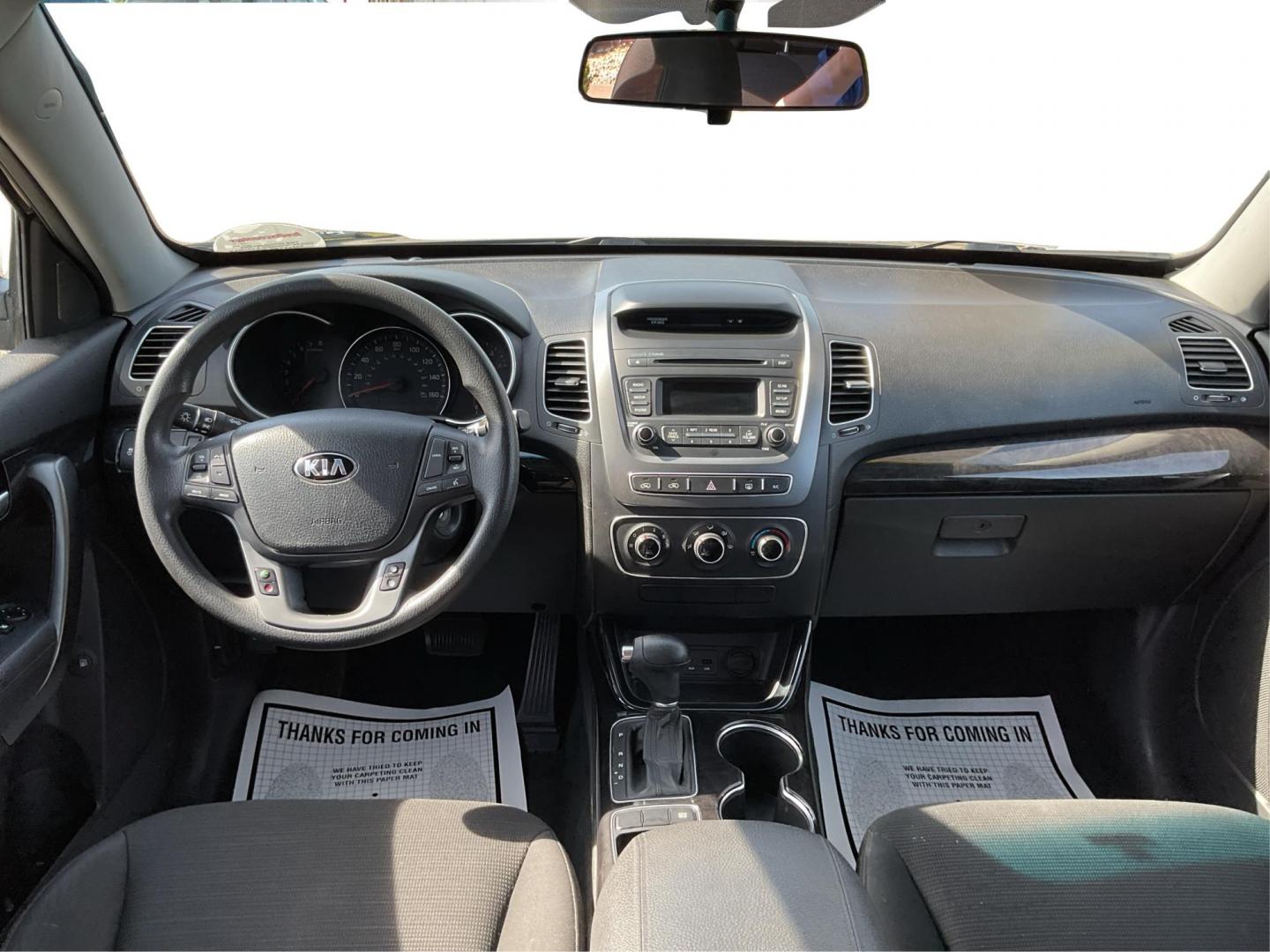 2014 Kia Sorento LX (5XYKT3A69EG) with an 2.4L I-4 gasoline direct injection engine, located at 1951 S Dayton Lakeview Rd., New Carlisle, OH, 45344, (937) 908-9800, 39.890999, -84.050255 - 2014 Kia Sorento LX - Photo#18