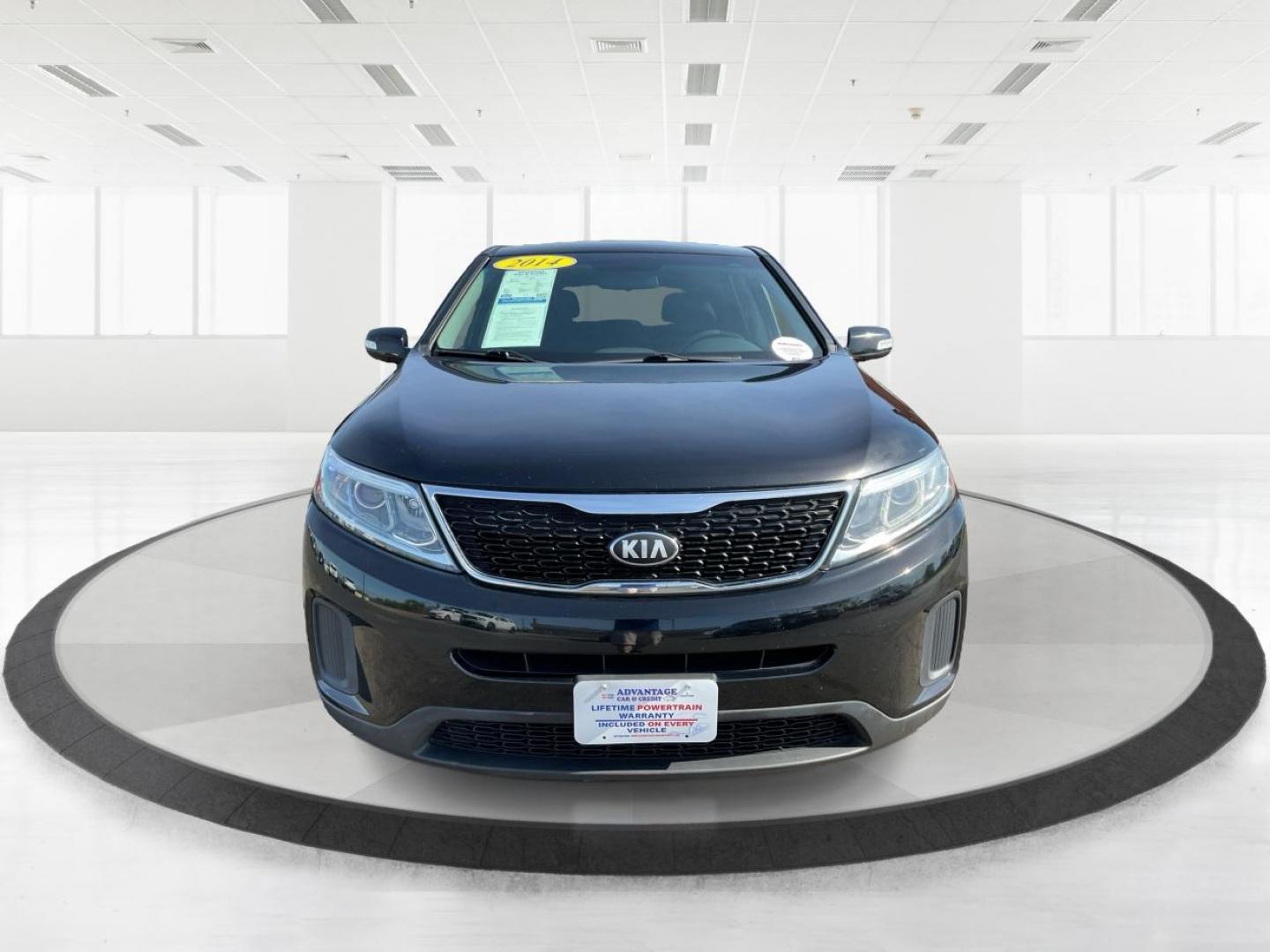 2014 Kia Sorento LX (5XYKT3A69EG) with an 2.4L I-4 gasoline direct injection engine, located at 1951 S Dayton Lakeview Rd., New Carlisle, OH, 45344, (937) 908-9800, 39.890999, -84.050255 - 2014 Kia Sorento LX - Photo#6