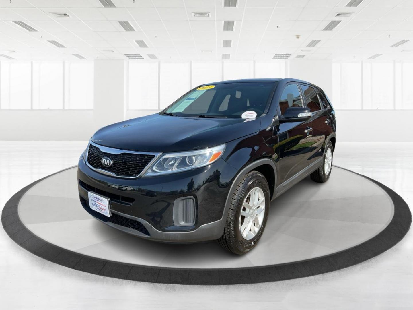 2014 Kia Sorento LX (5XYKT3A69EG) with an 2.4L I-4 gasoline direct injection engine, located at 1951 S Dayton Lakeview Rd., New Carlisle, OH, 45344, (937) 908-9800, 39.890999, -84.050255 - 2014 Kia Sorento LX - Photo#7