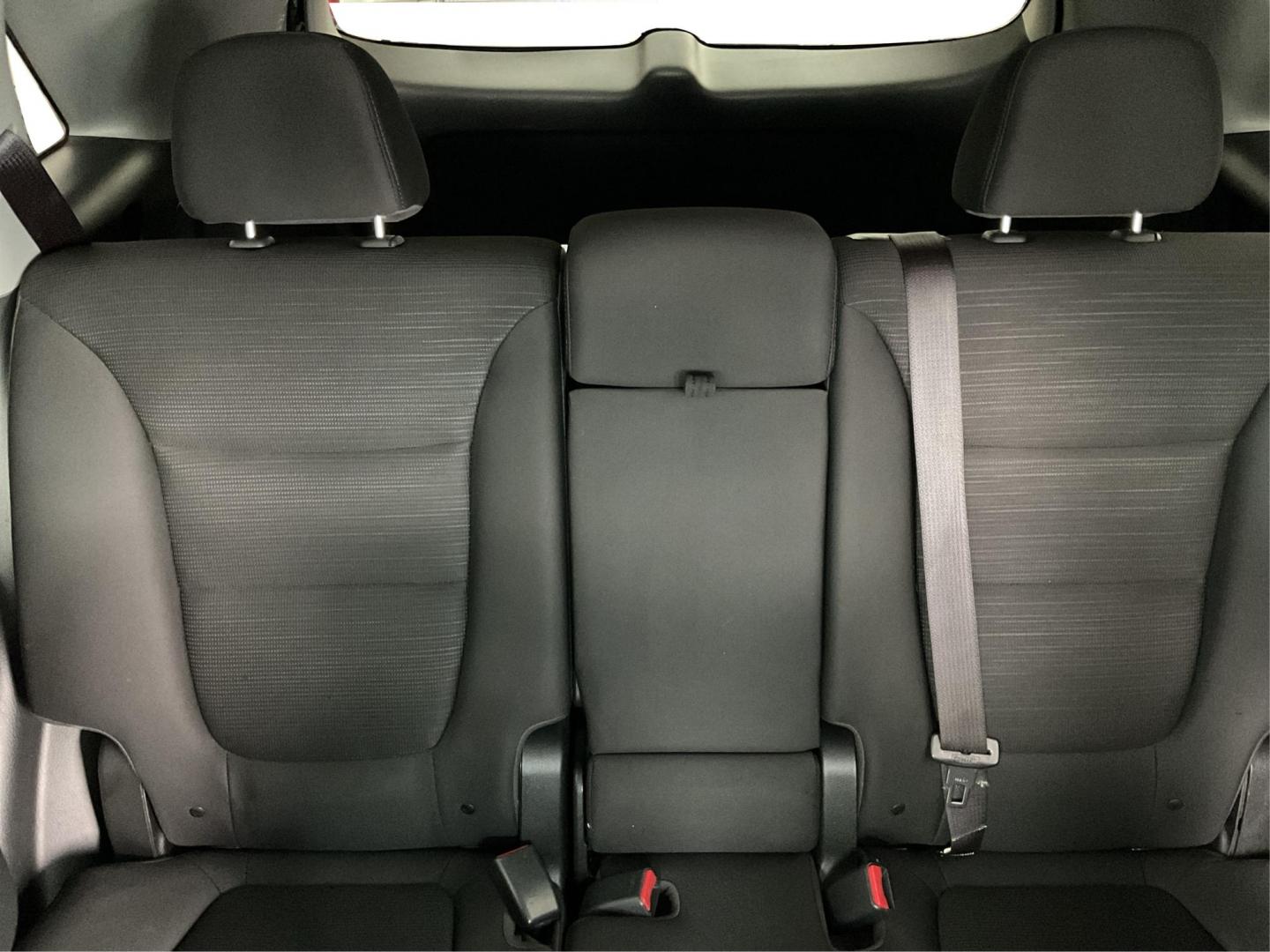 2014 Blue Kia Sorento LX 2WD (5XYKT3A64EG) with an 2.4L L4 DOHC 16V engine, 6-Speed Automatic transmission, located at 8750 N County Rd 25A, Piqua, OH, 45356, (937) 908-9800, 40.164391, -84.232513 - 2014 Kia Sorento LX 2WD - Photo#13