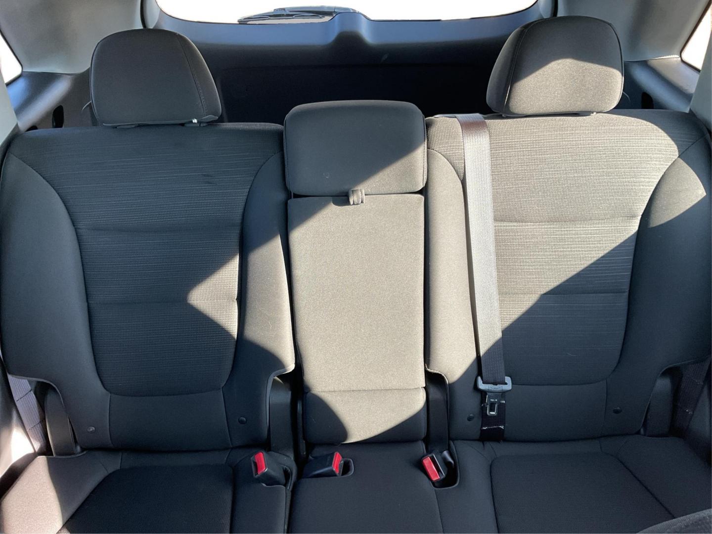 2014 Kia Sorento LX 2WD (5XYKT3A64EG) with an 2.4L L4 DOHC 16V engine, 6-Speed Automatic transmission, located at 1099 N County Rd 25A , Troy, OH, 45373, (937) 908-9800, 40.057079, -84.212883 - 2014 Kia Sorento LX 2WD - Photo#13
