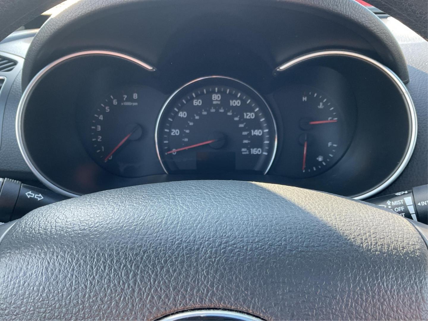 2014 Kia Sorento LX 2WD (5XYKT3A64EG) with an 2.4L L4 DOHC 16V engine, 6-Speed Automatic transmission, located at 1099 N County Rd 25A , Troy, OH, 45373, (937) 908-9800, 40.057079, -84.212883 - 2014 Kia Sorento LX 2WD - Photo#14