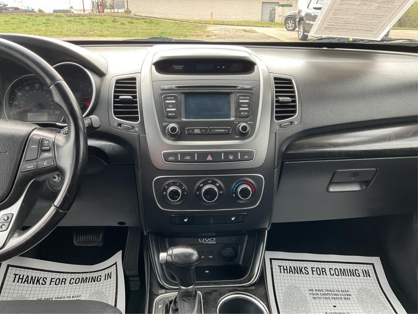 2014 Kia Sorento LX (5XYKT3A66EG) with an 2.4L I-4 gasoline direct injection engine, located at 880 E. National Road, Vandalia, OH, 45377, (937) 908-9800, 39.891918, -84.183594 - 2014 Kia Sorento LX - Photo#12