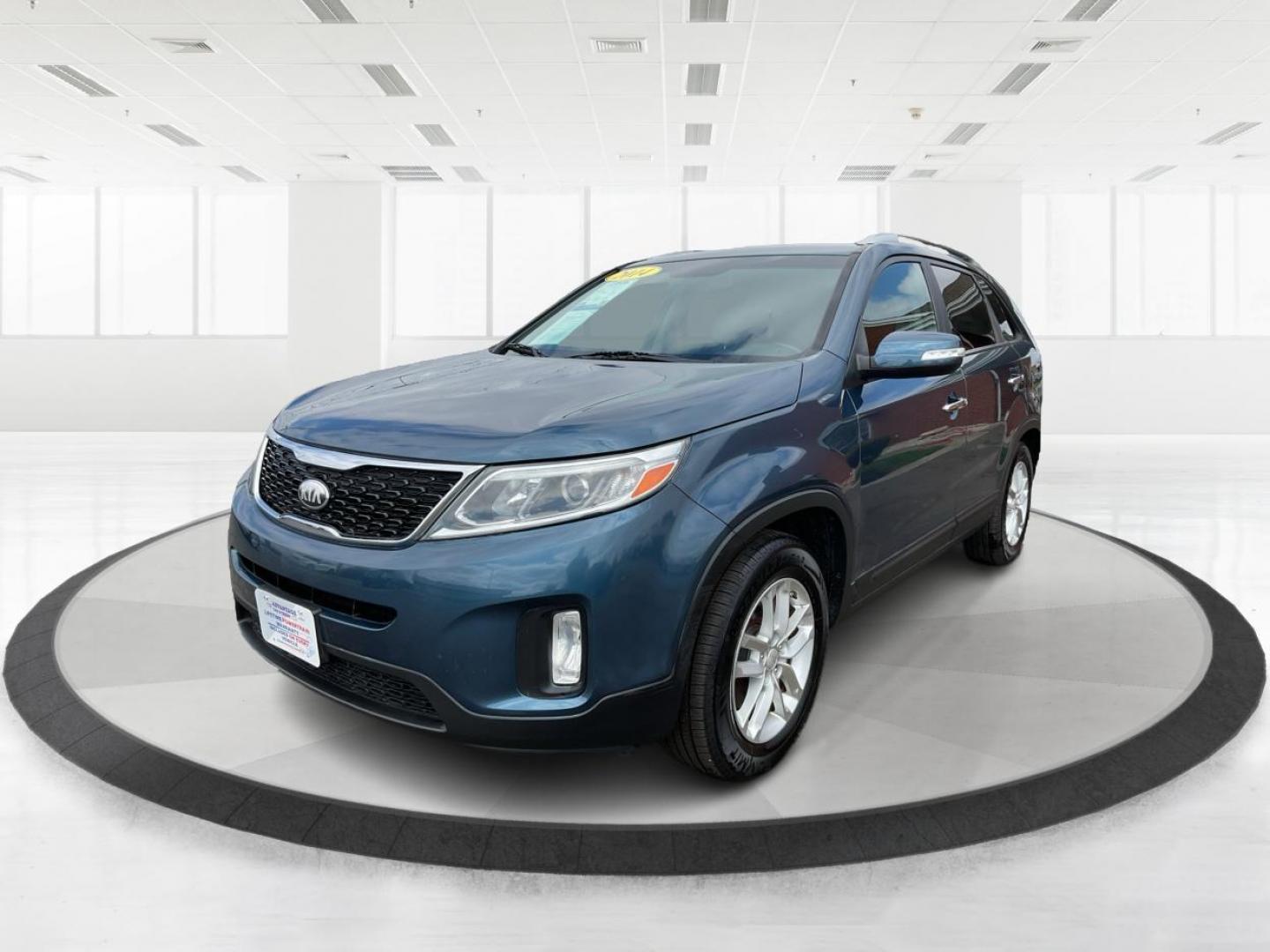 2014 Kia Sorento LX (5XYKT3A66EG) with an 2.4L I-4 gasoline direct injection engine, located at 880 E. National Road, Vandalia, OH, 45377, (937) 908-9800, 39.891918, -84.183594 - 2014 Kia Sorento LX - Photo#7
