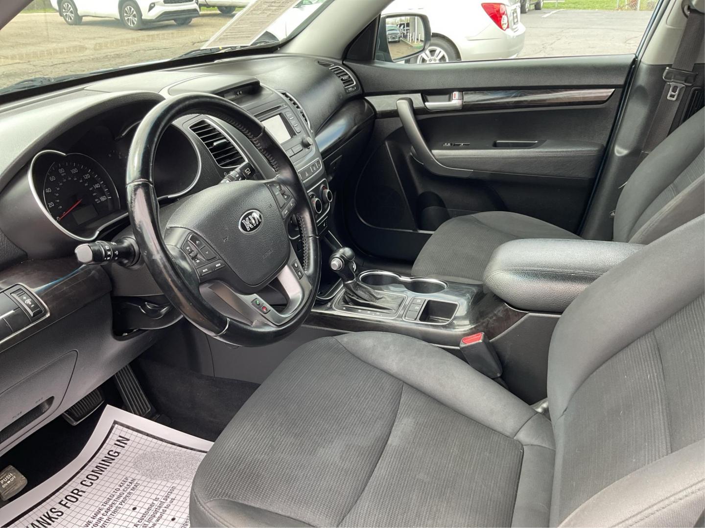 2014 Kia Sorento LX (5XYKT3A66EG) with an 2.4L I-4 gasoline direct injection engine, located at 880 E. National Road, Vandalia, OH, 45377, (937) 908-9800, 39.891918, -84.183594 - 2014 Kia Sorento LX - Photo#8