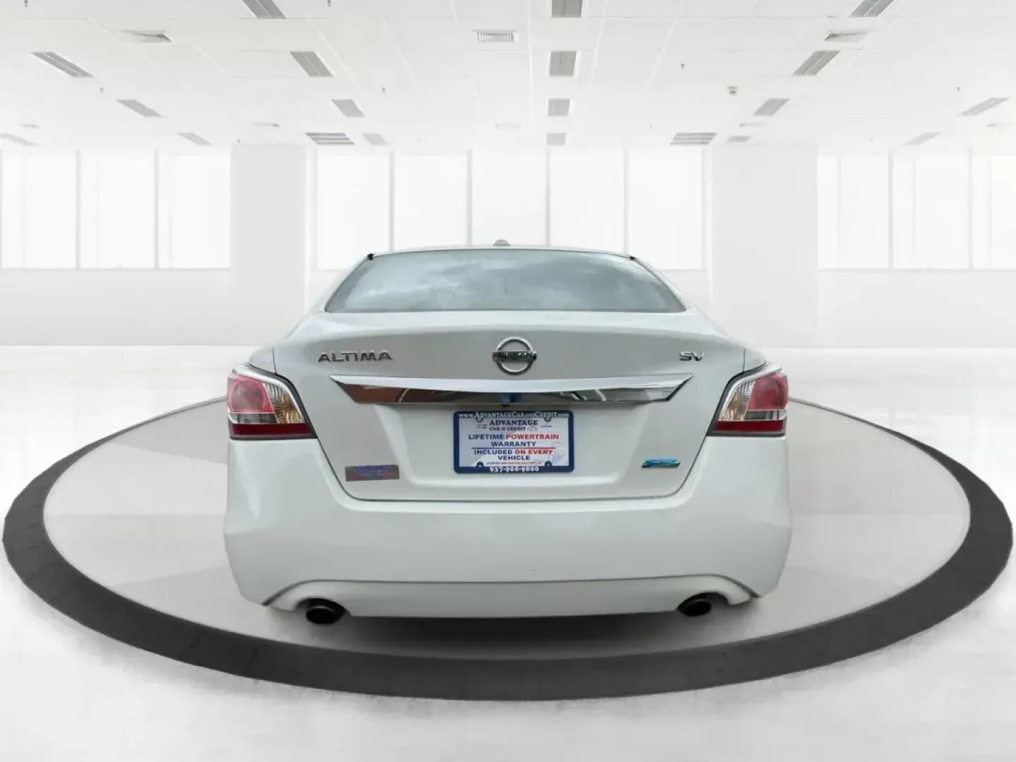2014 Nissan Altima 2.5 SV (1N4AL3AP8EC) with an 2.5L I-4 DOHC engine, located at 880 E. National Road, Vandalia, OH, 45377, (937) 908-9800, 39.891918, -84.183594 - 2014 Nissan Altima 2.5 SV - Photo#2
