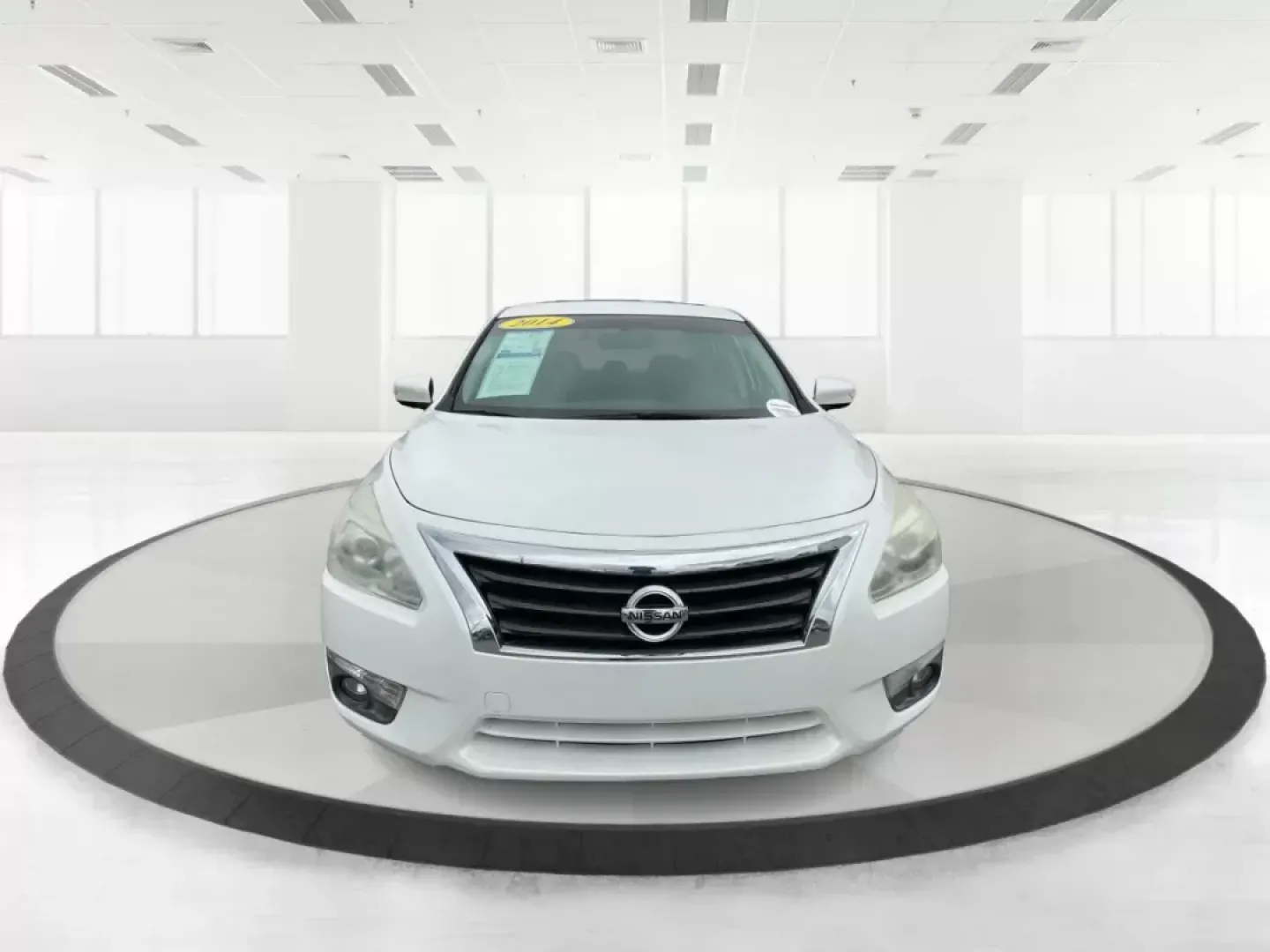 2014 Nissan Altima 2.5 SV (1N4AL3AP8EC) with an 2.5L I-4 DOHC engine, located at 880 E. National Road, Vandalia, OH, 45377, (937) 908-9800, 39.891918, -84.183594 - 2014 Nissan Altima 2.5 SV - Photo#6