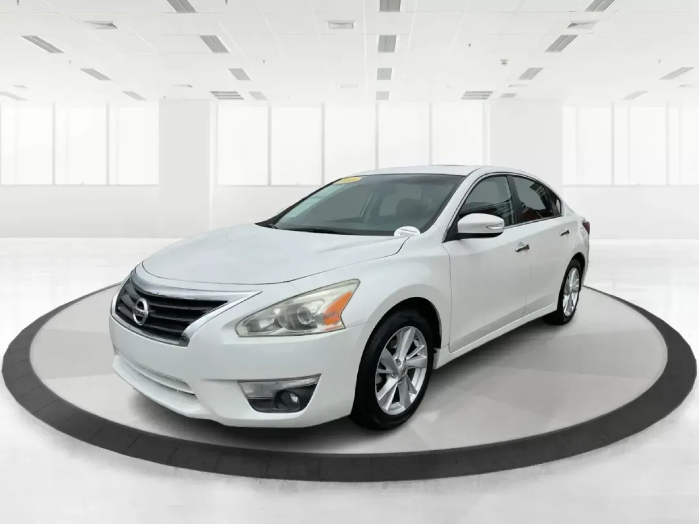 2014 Nissan Altima 2.5 SV (1N4AL3AP8EC) with an 2.5L I-4 DOHC engine, located at 880 E. National Road, Vandalia, OH, 45377, (937) 908-9800, 39.891918, -84.183594 - 2014 Nissan Altima 2.5 SV - Photo#7