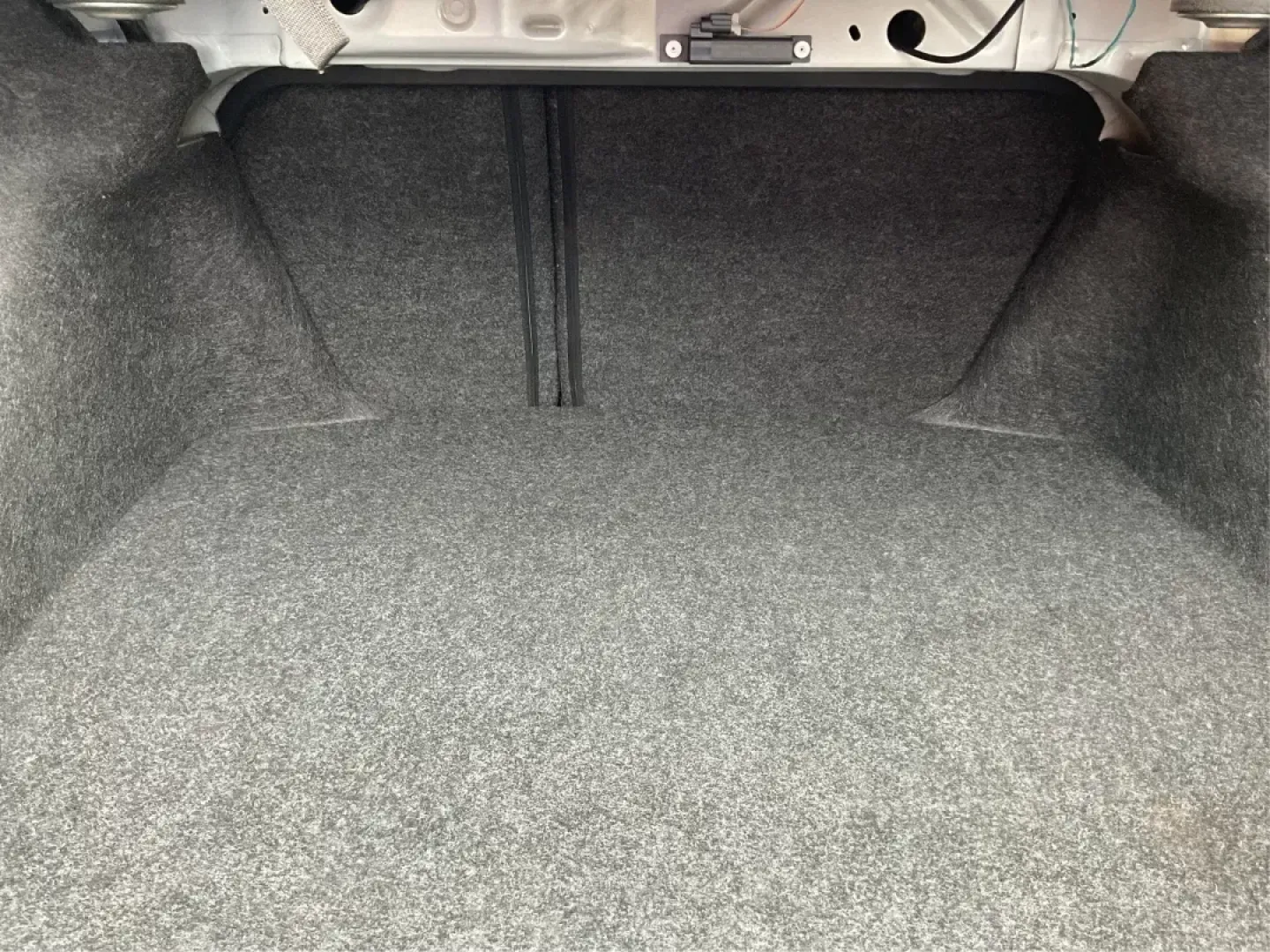 2014 Nissan Altima 2.5 SV (1N4AL3AP8EC) with an 2.5L I-4 DOHC engine, located at 880 E. National Road, Vandalia, OH, 45377, (937) 908-9800, 39.891918, -84.183594 - 2014 Nissan Altima 2.5 SV - Photo#11