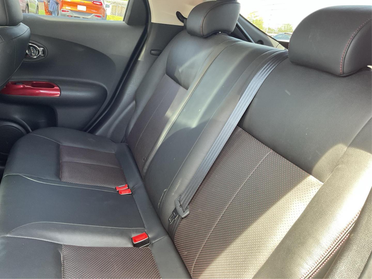 2014 Nissan Juke SL (JN8AF5MV3ET) with an 1.6L I-4 gasoline direct injection engine, located at 1184 Kauffman Ave, Fairborn, OH, 45324, (937) 908-9800, 39.807072, -84.030914 - 2014 Nissan Juke SL - Photo#9