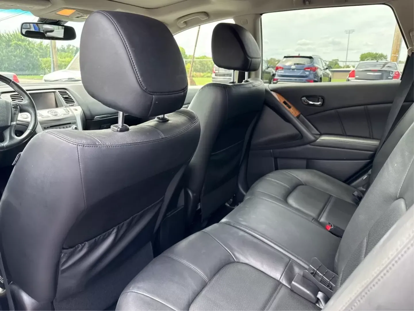 2014 Nissan Murano LE (JN8AZ1MW3EW) with an 3.5L V-6 DOHC engine, located at 1099 N County Rd 25A , Troy, OH, 45373, (937) 908-9800, 40.057079, -84.212883 - **Discover Your Next Adventure in Comfort and Style with the 2014 Nissan Murano LE at Advantage Car and Credit - Troy!**<br /> <br /> Are you in search of a versatile vehicle that can seamlessly transition from daily commutes to weekend adventures? Look no further! The 2014 Nissan Murano LE is desig - Photo#10