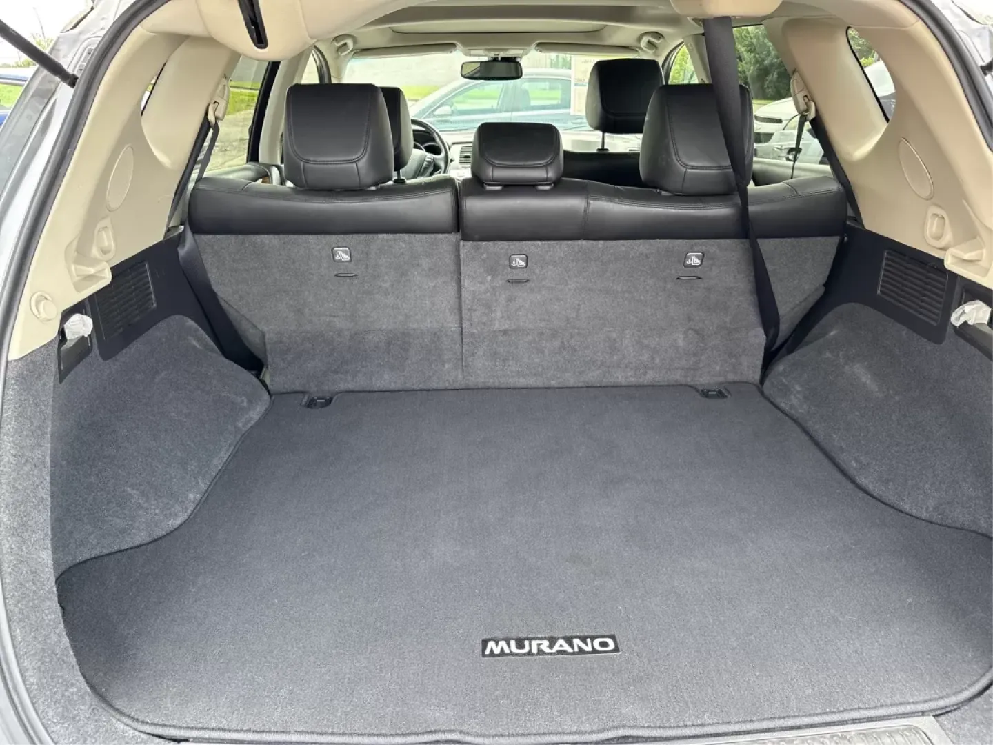 2014 Nissan Murano LE (JN8AZ1MW3EW) with an 3.5L V-6 DOHC engine, located at 1099 N County Rd 25A , Troy, OH, 45373, (937) 908-9800, 40.057079, -84.212883 - **Discover Your Next Adventure in Comfort and Style with the 2014 Nissan Murano LE at Advantage Car and Credit - Troy!**<br /> <br /> Are you in search of a versatile vehicle that can seamlessly transition from daily commutes to weekend adventures? Look no further! The 2014 Nissan Murano LE is desig - Photo#12