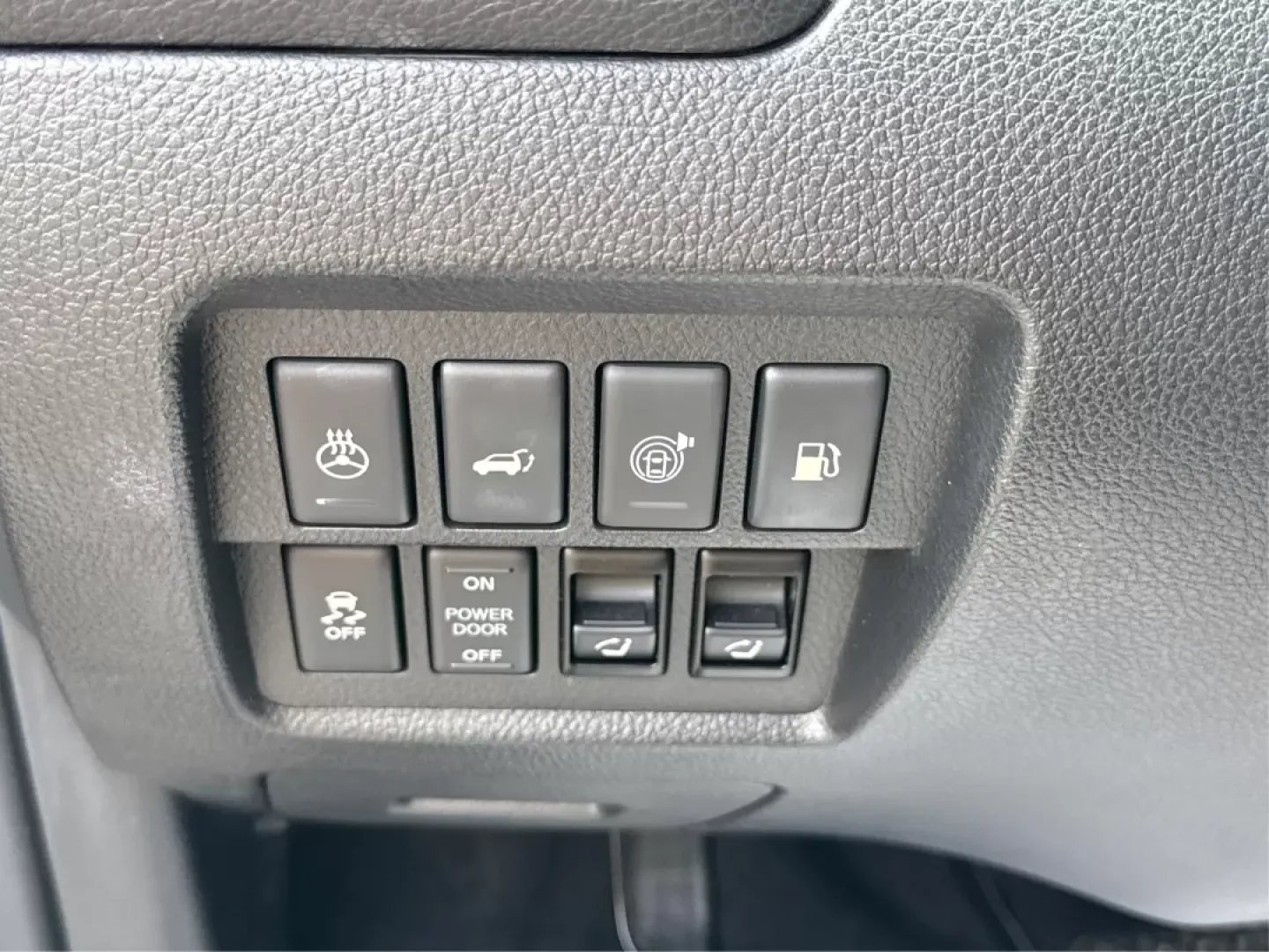 2014 Nissan Murano LE (JN8AZ1MW3EW) with an 3.5L V-6 DOHC engine, located at 1099 N County Rd 25A , Troy, OH, 45373, (937) 908-9800, 40.057079, -84.212883 - **Discover Your Next Adventure in Comfort and Style with the 2014 Nissan Murano LE at Advantage Car and Credit - Troy!**<br /> <br /> Are you in search of a versatile vehicle that can seamlessly transition from daily commutes to weekend adventures? Look no further! The 2014 Nissan Murano LE is desig - Photo#17