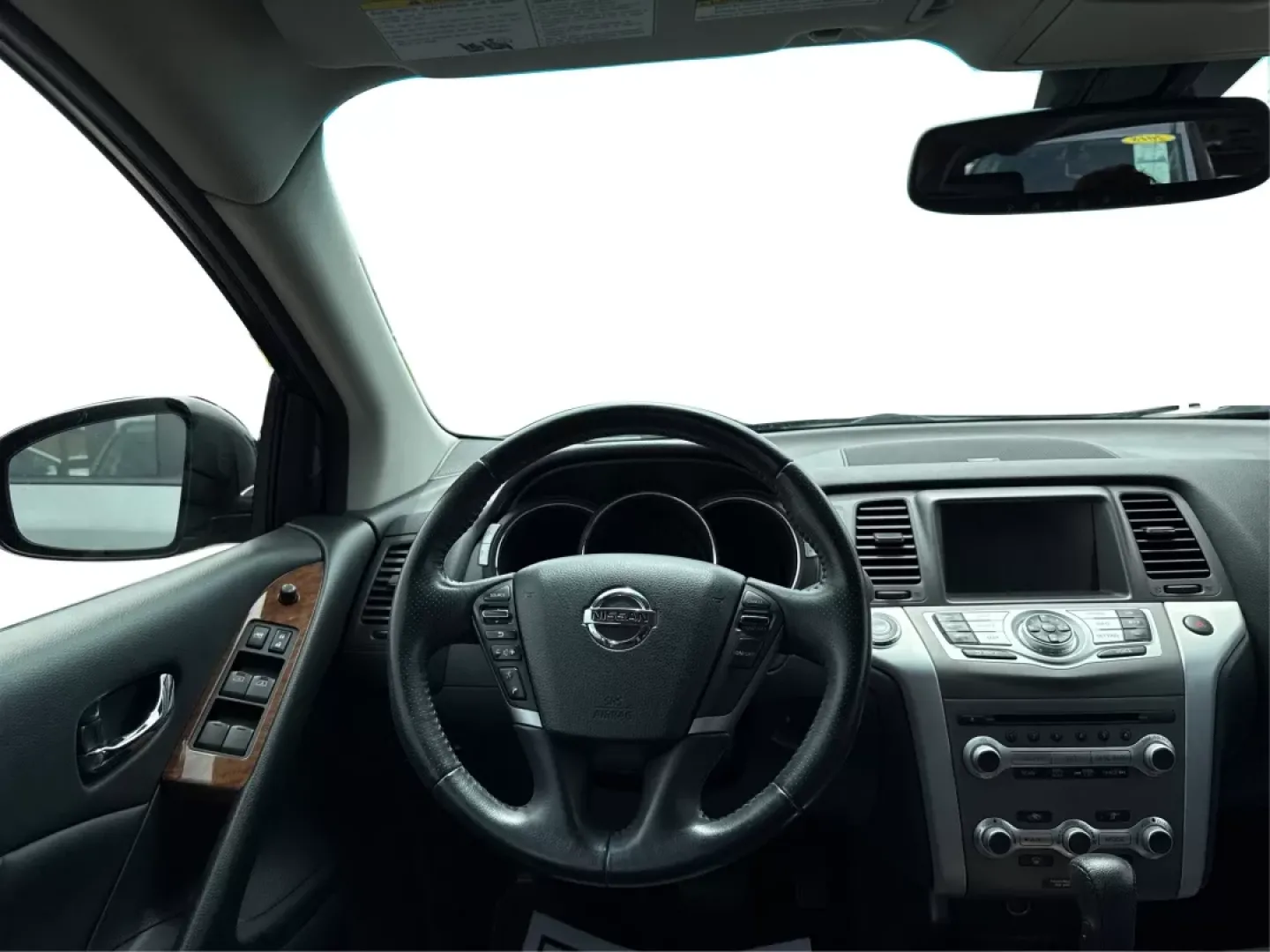 2014 Nissan Murano LE (JN8AZ1MW3EW) with an 3.5L V-6 DOHC engine, located at 1099 N County Rd 25A , Troy, OH, 45373, (937) 908-9800, 40.057079, -84.212883 - **Discover Your Next Adventure in Comfort and Style with the 2014 Nissan Murano LE at Advantage Car and Credit - Troy!**<br /> <br /> Are you in search of a versatile vehicle that can seamlessly transition from daily commutes to weekend adventures? Look no further! The 2014 Nissan Murano LE is desig - Photo#21