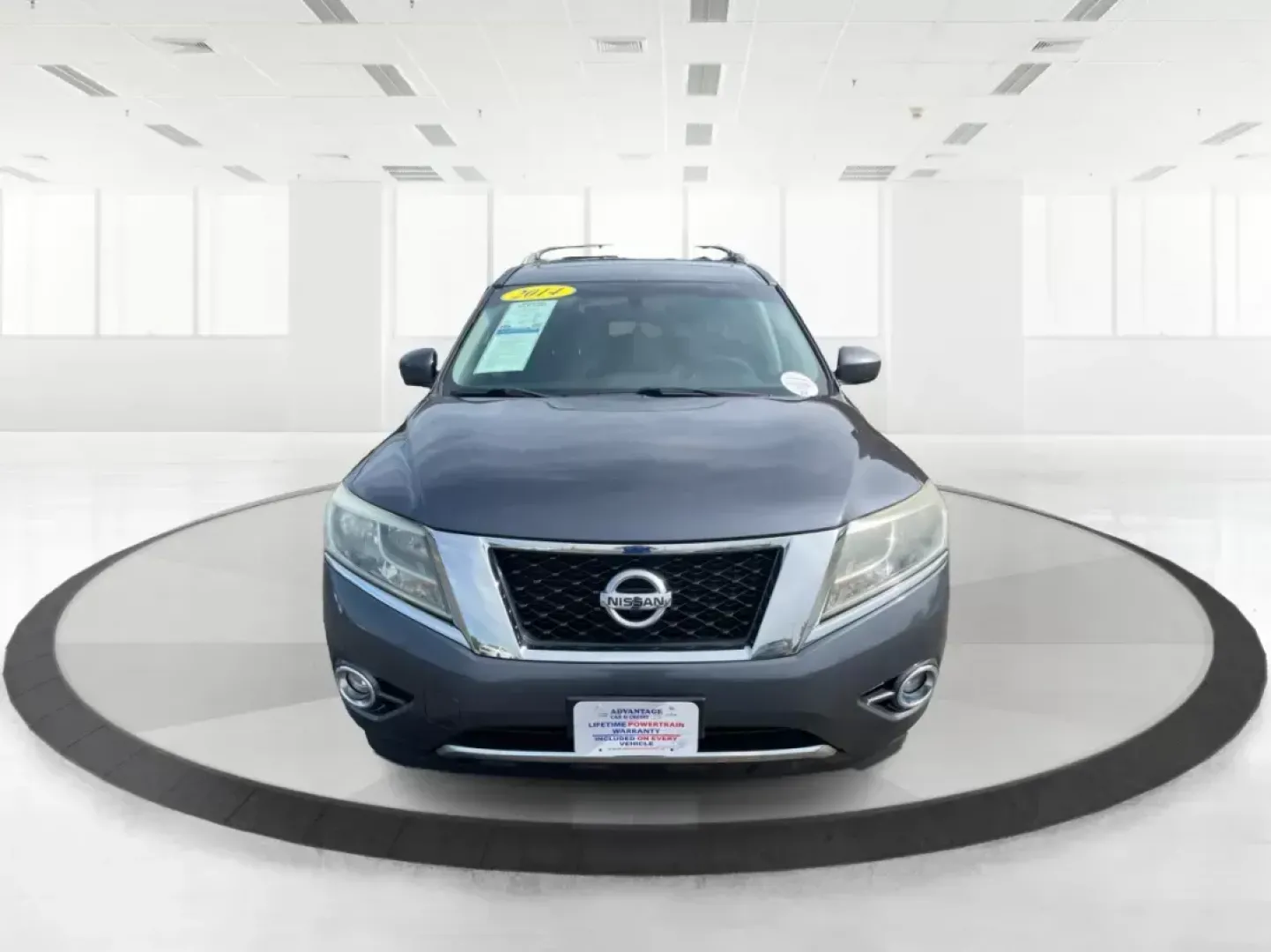 2014 Nissan Pathfinder Platinum (5N1AR2MM6EC) with an 3.5L V-6 DOHC engine, located at 880 E. National Road, Vandalia, OH, 45377, (937) 908-9800, 39.891918, -84.183594 - Third Row - Photo#6