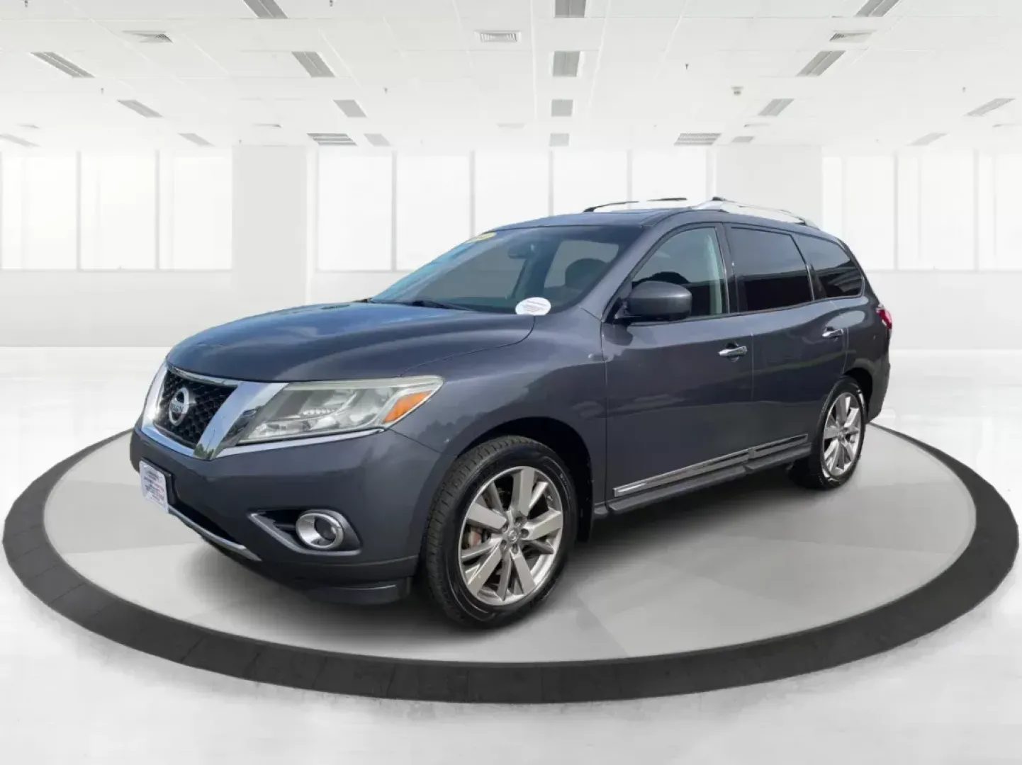2014 Nissan Pathfinder Platinum (5N1AR2MM6EC) with an 3.5L V-6 DOHC engine, located at 880 E. National Road, Vandalia, OH, 45377, (937) 908-9800, 39.891918, -84.183594 - Third Row - Photo#7