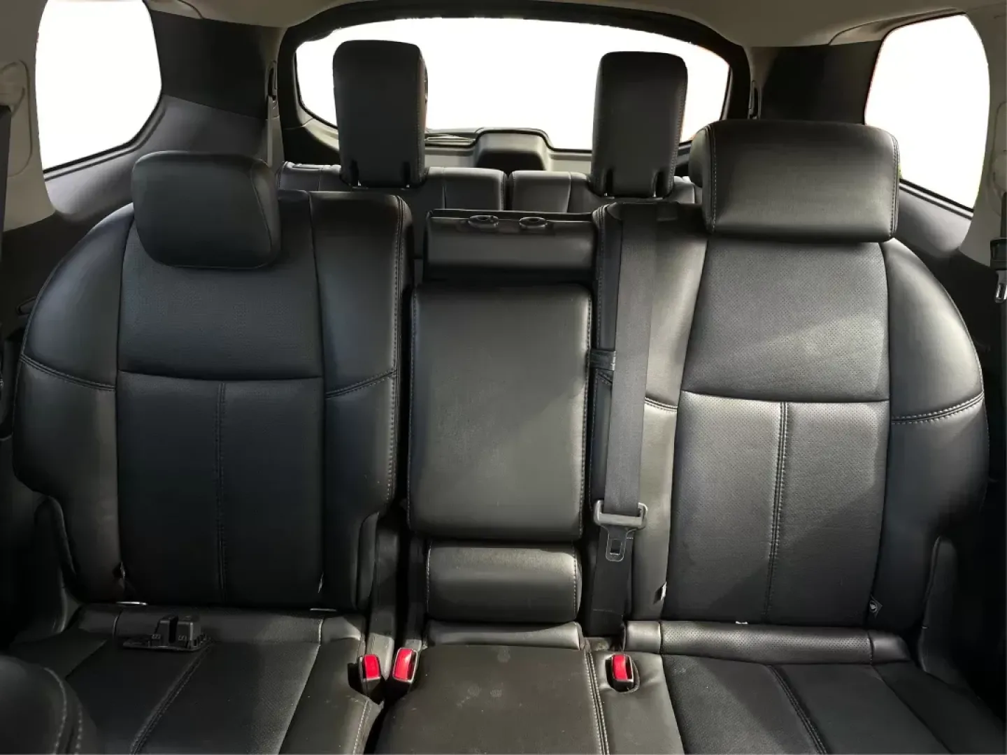 2014 Nissan Pathfinder Platinum (5N1AR2MM6EC) with an 3.5L V-6 DOHC engine, located at 880 E. National Road, Vandalia, OH, 45377, (937) 908-9800, 39.891918, -84.183594 - Third Row - Photo#13