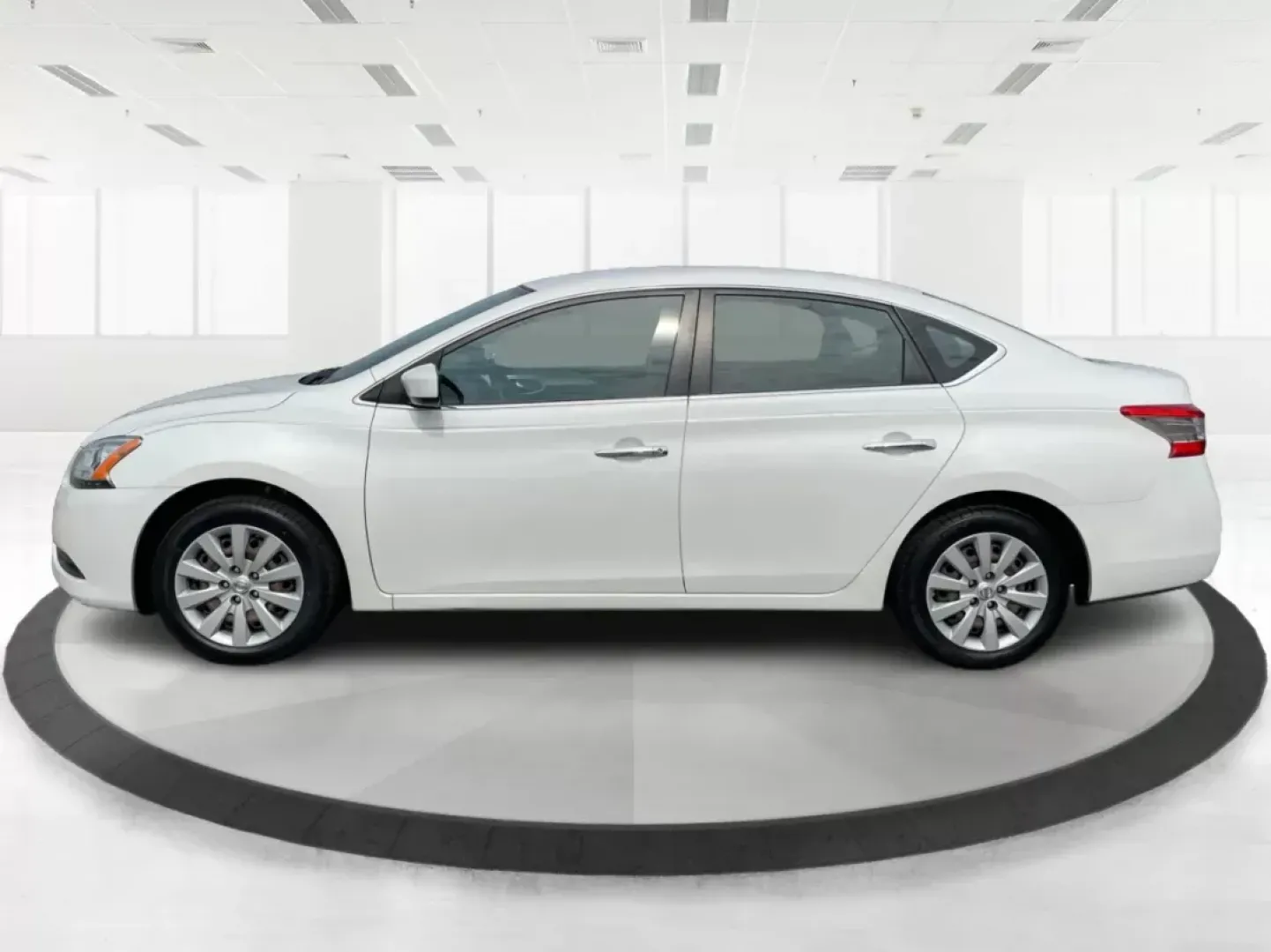 2014 Nissan Sentra S (3N1AB7AP8EL) with an 1.8L I-4 DOHC engine, located at 1951 S Dayton Lakeview Rd., New Carlisle, OH, 45344, (937) 908-9800, 39.890999, -84.050255 - 2014 Nissan Sentra S - Photo#5