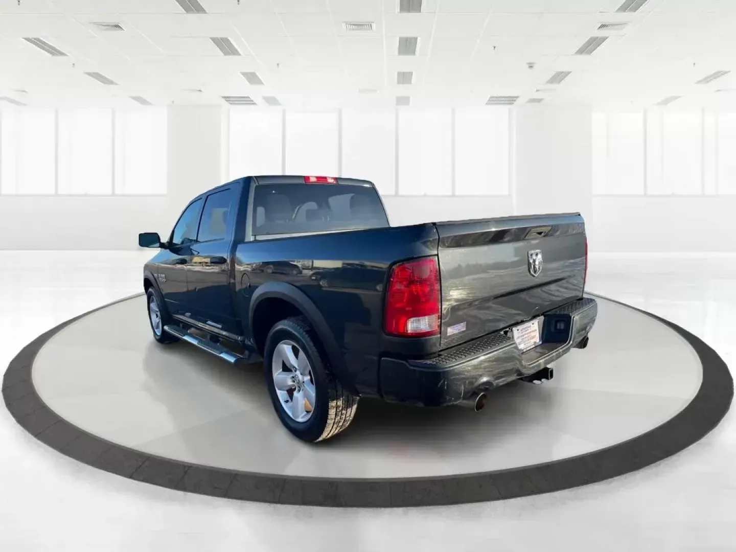 2014 Ram 1500 Tradesman Crew Cab SWB 4WD (3C6RR7KT8EG) with an 5.7L V8 OHV 16V engine, 8-Speed Automatic transmission, located at 1184 Kauffman Ave, Fairborn, OH, 45324, (937) 908-9800, 39.807072, -84.030914 - **Unleash Your Adventurous Spirit with This 2014 Ram 1500 Tradesman Crew Cab in Fairborn, OH!** <br /> <br /> Are you ready to elevate your weekend getaways or daily commutes? This 2014 Ram 1500 Tradesman Crew Cab, available at Advantage Car and Credit, is the perfect companion for anyone seeking a - Photo#4