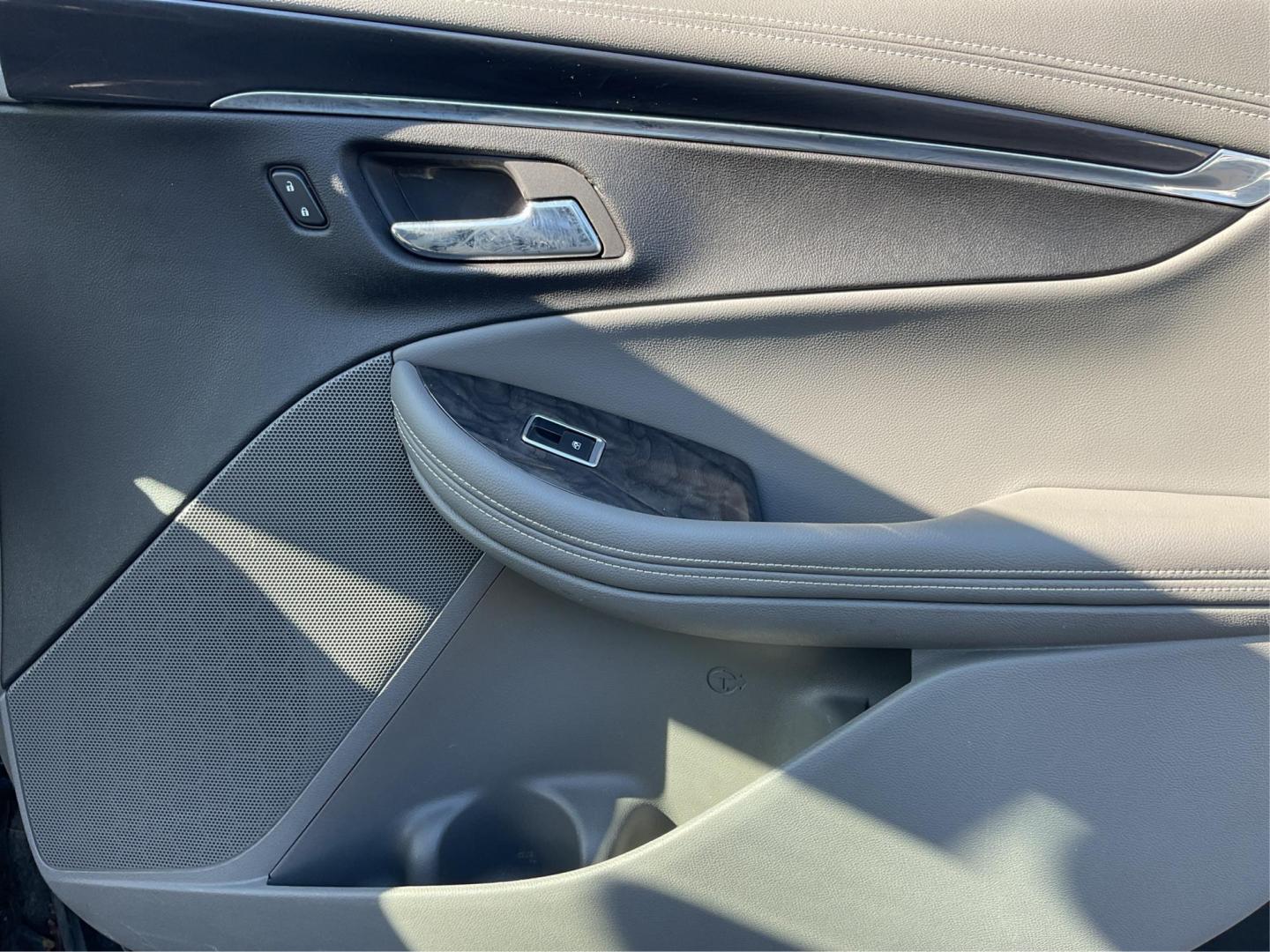 2015 Chevrolet Impala 2LT (2G1125S32F9) with an 3.6L V-6 gasoline direct injection engine, located at 1099 N County Rd 25A , Troy, OH, 45373, (937) 908-9800, 40.057079, -84.212883 - 2015 Chevrolet Impala 2LT - Photo#18