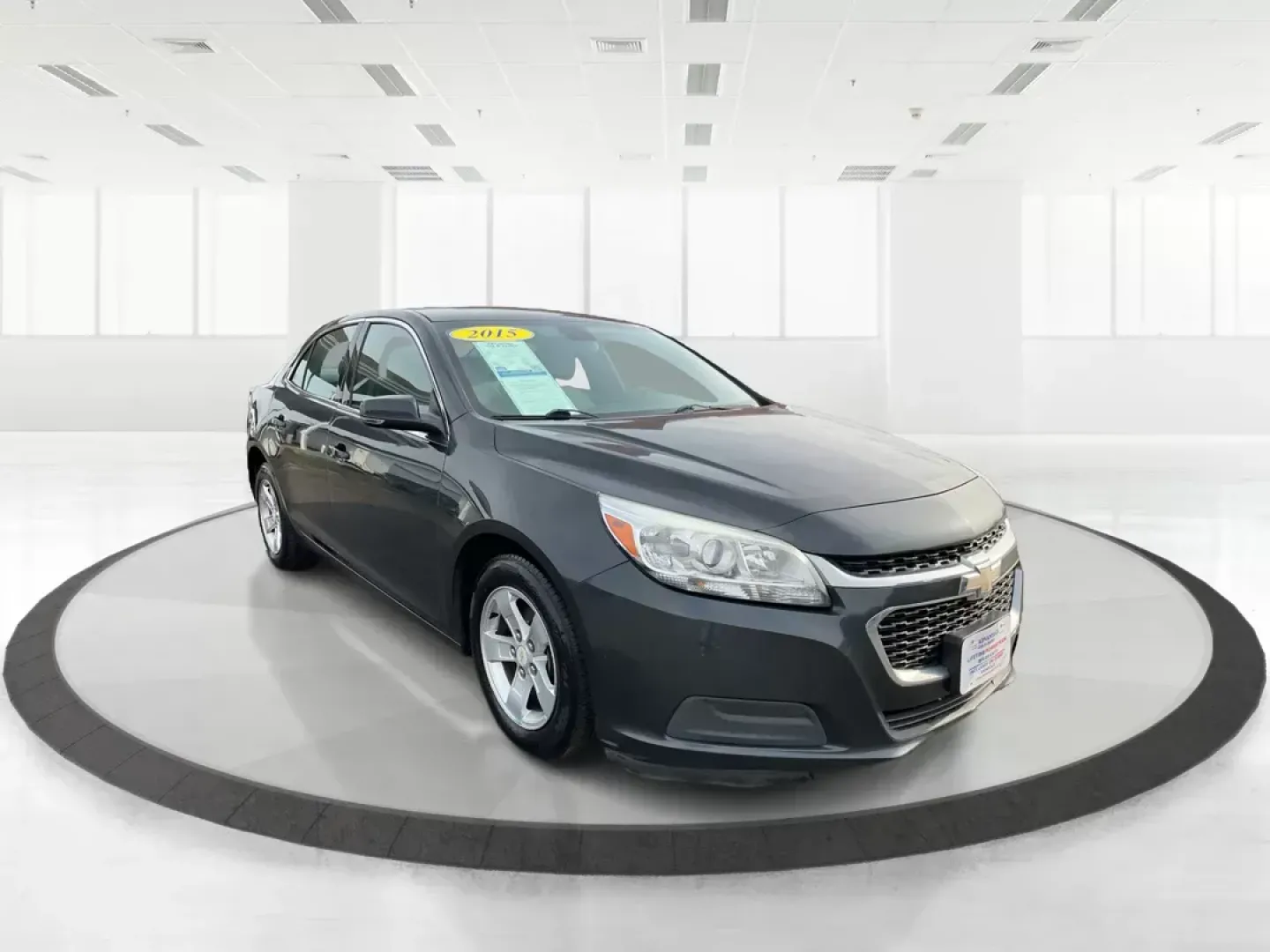 2015 Chevrolet Malibu 1LT (1G11C5SL4FF) with an ECOTEC 2.5L I-4 gasoline direct injection engine, located at 1184 Kauffman Ave, Fairborn, OH, 45324, (937) 908-9800, 39.807072, -84.030914 - **Unleash Your Daily Commute with the 2015 Chevrolet Malibu 1LT in Fairborn, OH!**<br /> <br /> Are you tired of long commutes and looking for a reliable, stylish sedan that fits your lifestyle without breaking the bank? Look no further! The 2015 Chevrolet Malibu 1LT, available at Advantage Car and - Photo#0