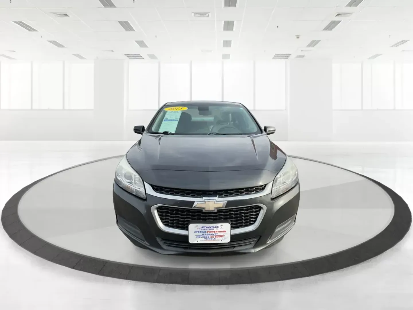 2015 Chevrolet Malibu 1LT (1G11C5SL4FF) with an ECOTEC 2.5L I-4 gasoline direct injection engine, located at 1184 Kauffman Ave, Fairborn, OH, 45324, (937) 908-9800, 39.807072, -84.030914 - **Unleash Your Daily Commute with the 2015 Chevrolet Malibu 1LT in Fairborn, OH!**<br /> <br /> Are you tired of long commutes and looking for a reliable, stylish sedan that fits your lifestyle without breaking the bank? Look no further! The 2015 Chevrolet Malibu 1LT, available at Advantage Car and - Photo#6