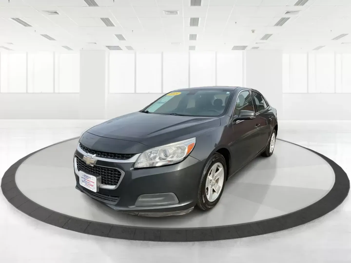 2015 Chevrolet Malibu 1LT (1G11C5SL4FF) with an ECOTEC 2.5L I-4 gasoline direct injection engine, located at 1184 Kauffman Ave, Fairborn, OH, 45324, (937) 908-9800, 39.807072, -84.030914 - **Unleash Your Daily Commute with the 2015 Chevrolet Malibu 1LT in Fairborn, OH!**<br /> <br /> Are you tired of long commutes and looking for a reliable, stylish sedan that fits your lifestyle without breaking the bank? Look no further! The 2015 Chevrolet Malibu 1LT, available at Advantage Car and - Photo#7