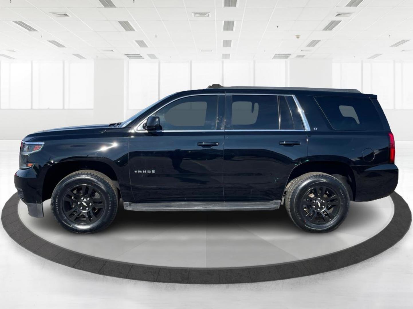 2015 Chevrolet Tahoe LT (1GNSKBKC1FR) with an Other engine, located at 1230 East Main St, Xenia, OH, 45385, (937) 908-9800, 39.688026, -83.910172 - Third Row - Photo#5