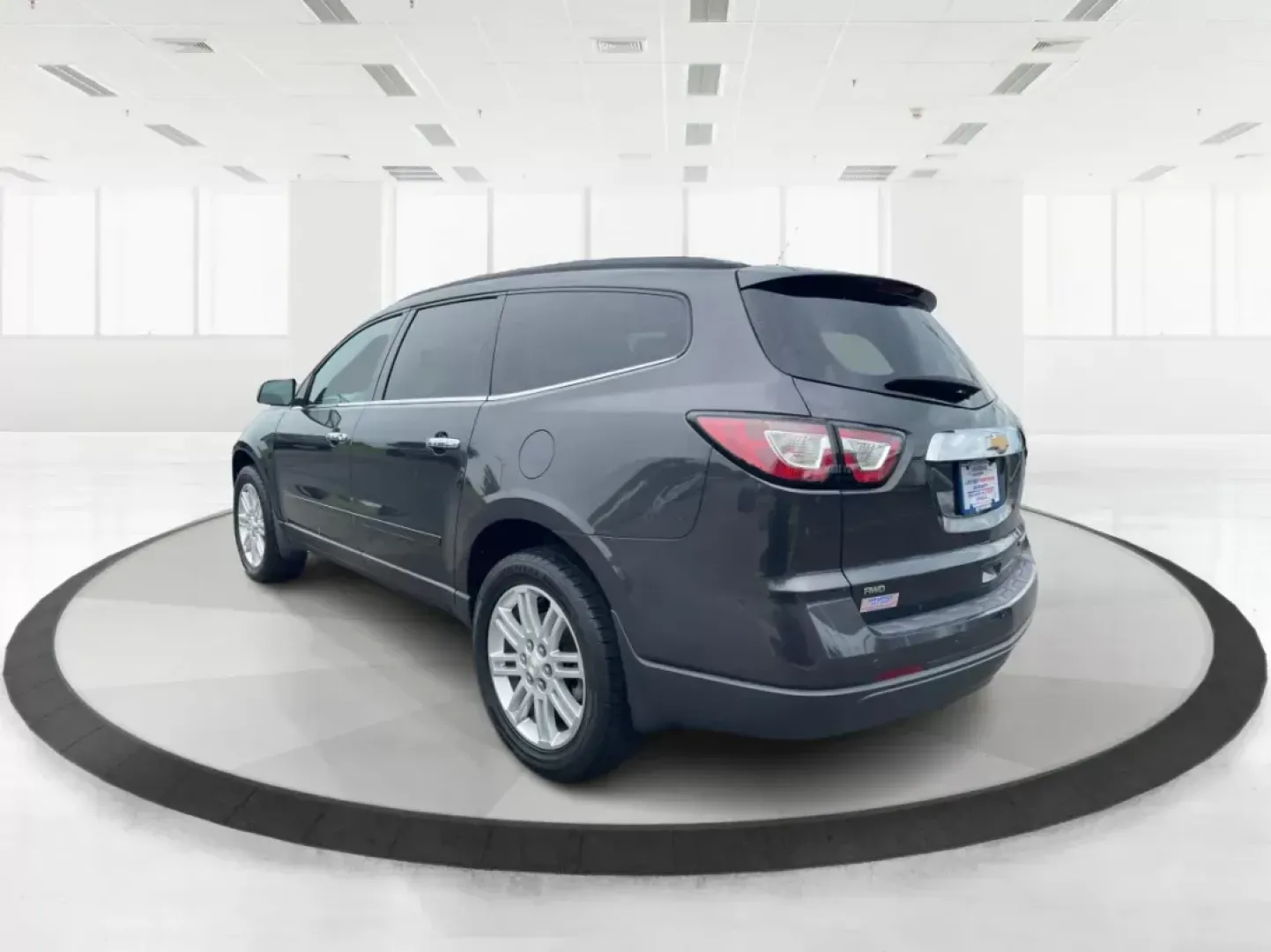 2015 Chevrolet Traverse 1LT (1GNKVGKD8FJ) with an 3.6L V-6 gasoline direct injection engine, located at 4508 South Dixie Dr, Moraine, OH, 45439, (937) 908-9800, 39.689976, -84.218452 - Third Row - Photo#4