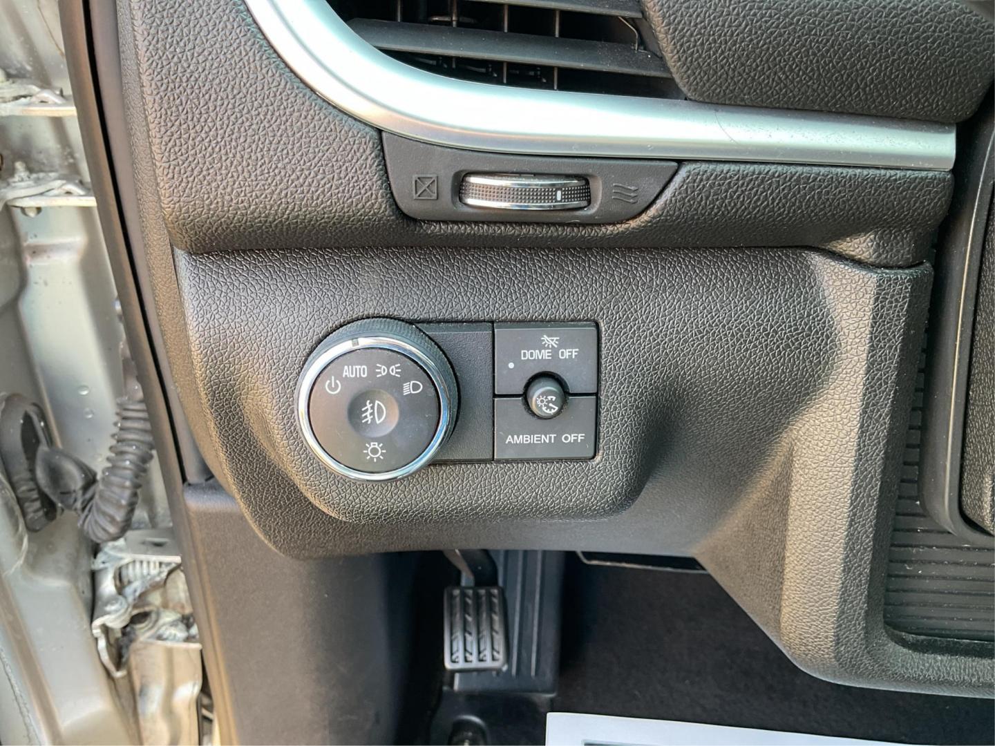 2015 Chevrolet Traverse 1LT (1GNKVGKD9FJ) with an 3.6L V-6 gasoline direct injection engine, located at 401 Woodman Dr, Riverside, OH, 45431, (937) 908-9800, 39.760899, -84.123421 - 2015 Chevrolet Traverse 1LT - Photo#16