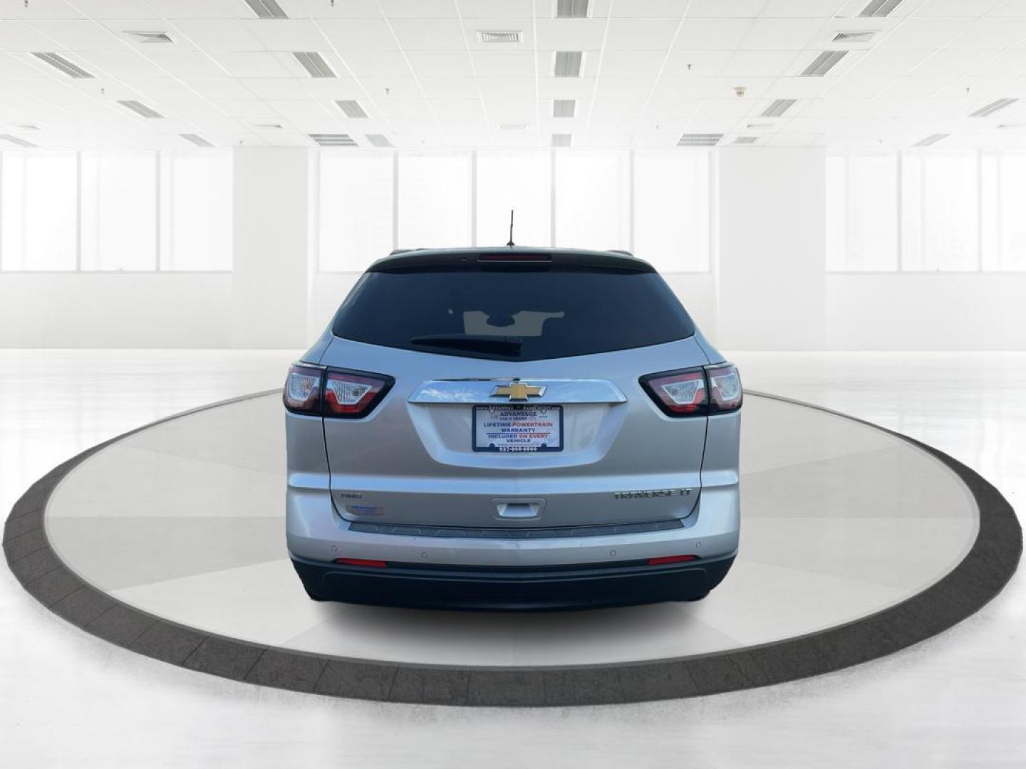 2015 Chevrolet Traverse 1LT (1GNKVGKD9FJ) with an 3.6L V-6 gasoline direct injection engine, located at 401 Woodman Dr, Riverside, OH, 45431, (937) 908-9800, 39.760899, -84.123421 - 2015 Chevrolet Traverse 1LT - Photo#3