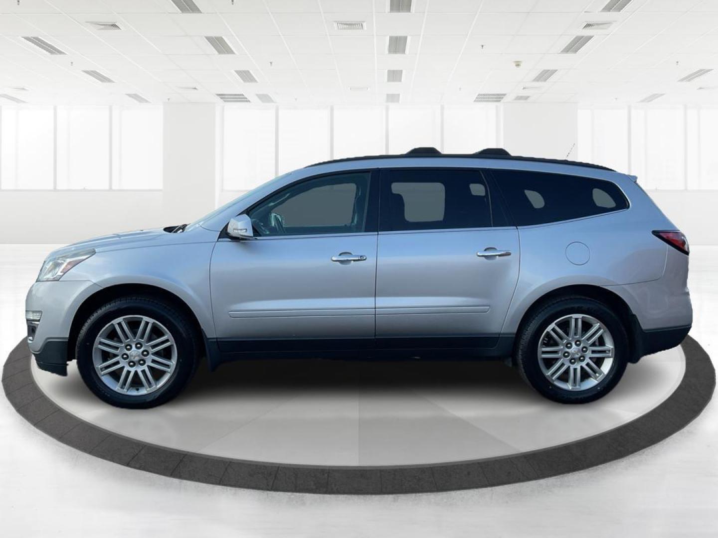 2015 Chevrolet Traverse 1LT (1GNKVGKD9FJ) with an 3.6L V-6 gasoline direct injection engine, located at 401 Woodman Dr, Riverside, OH, 45431, (937) 908-9800, 39.760899, -84.123421 - 2015 Chevrolet Traverse 1LT - Photo#5