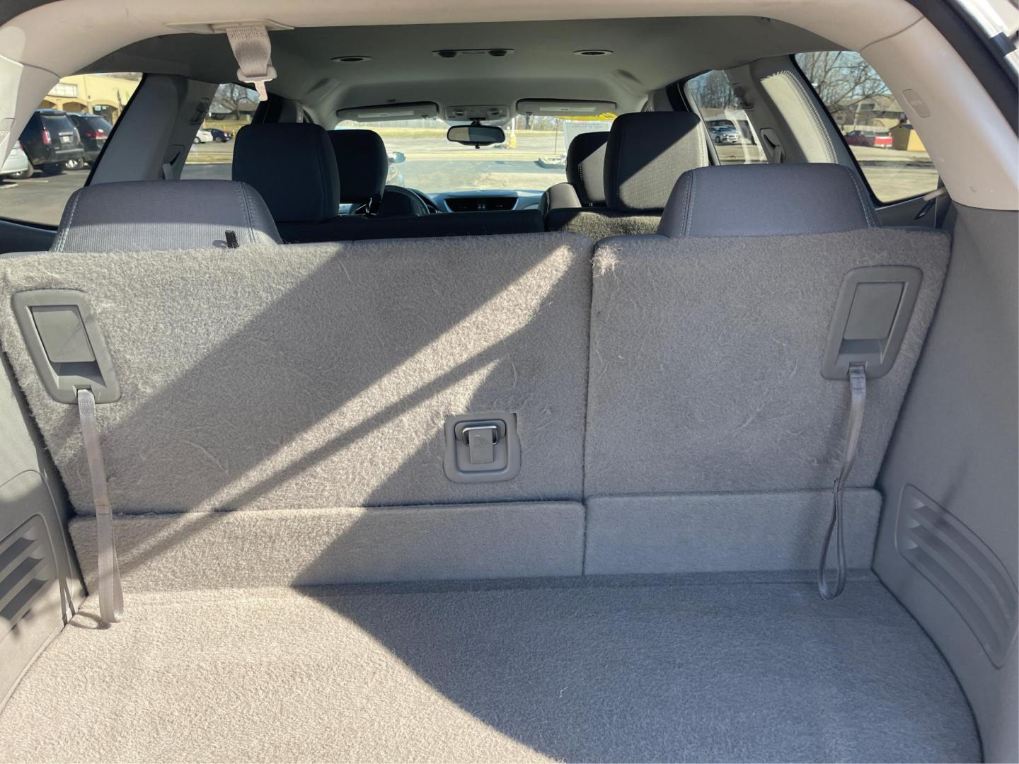 2015 Chevrolet Traverse LT (1GNKVGKD0FJ) with an Other engine, located at 1230 East Main St, Xenia, OH, 45385, (937) 908-9800, 39.688026, -83.910172 - 2015 Chevrolet Traverse LT - Photo#10