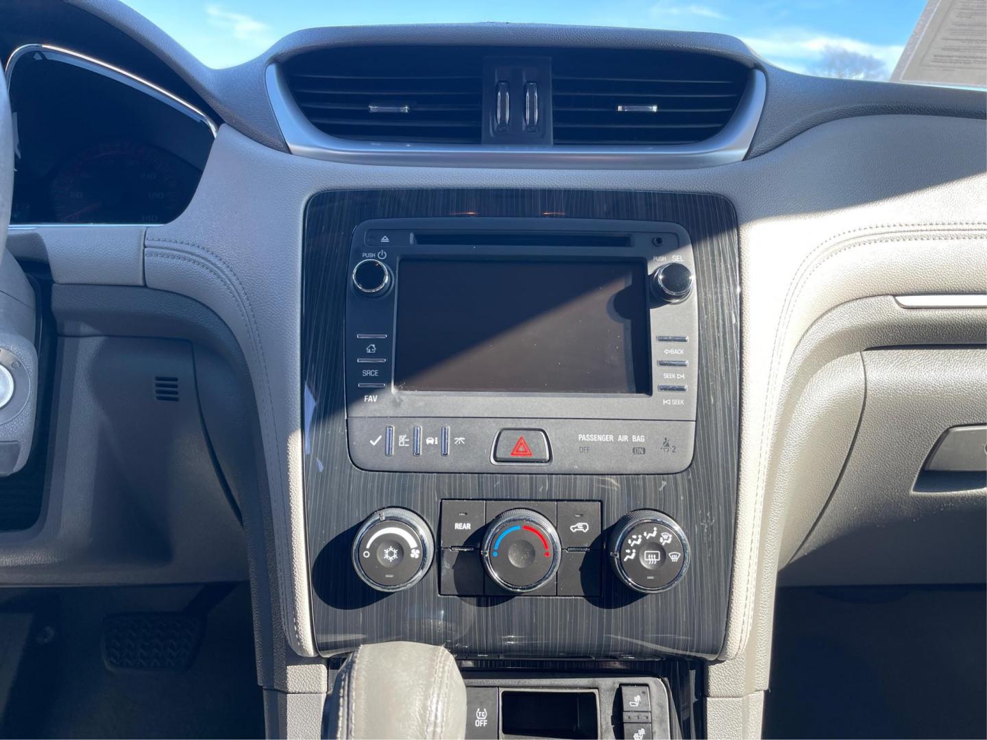 2015 Chevrolet Traverse LT (1GNKVGKD0FJ) with an Other engine, located at 1230 East Main St, Xenia, OH, 45385, (937) 908-9800, 39.688026, -83.910172 - 2015 Chevrolet Traverse LT - Photo#11