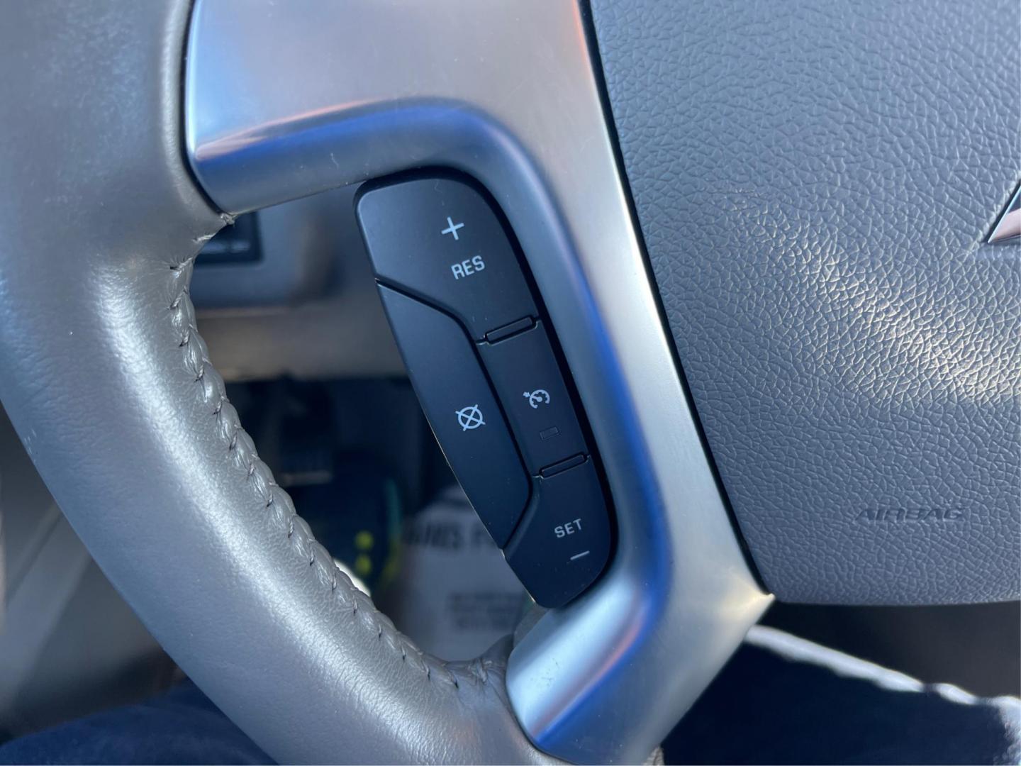 2015 Chevrolet Traverse LT (1GNKVGKD0FJ) with an Other engine, located at 1230 East Main St, Xenia, OH, 45385, (937) 908-9800, 39.688026, -83.910172 - 2015 Chevrolet Traverse LT - Photo#14