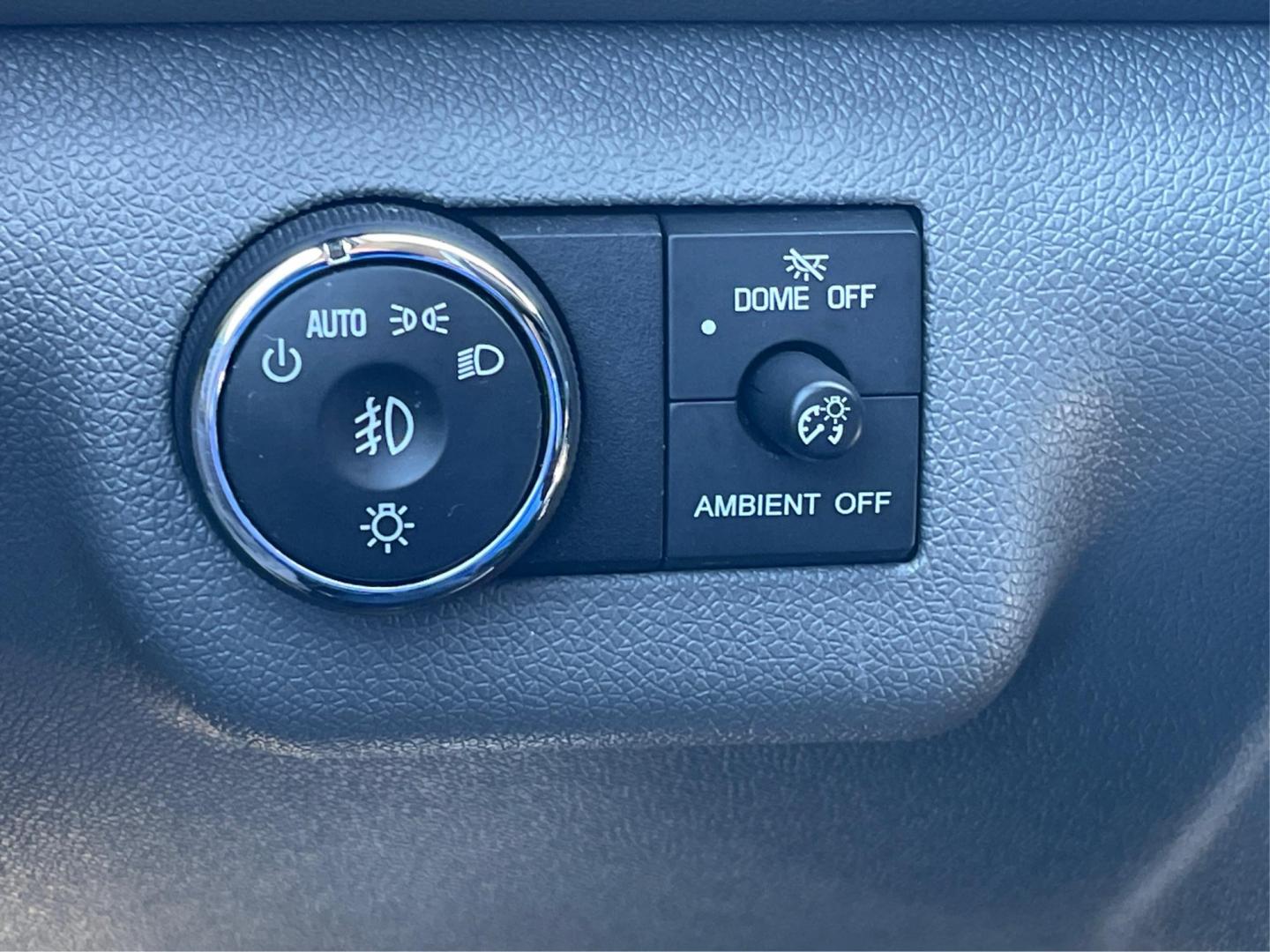 2015 Chevrolet Traverse LT (1GNKVGKD0FJ) with an Other engine, located at 1230 East Main St, Xenia, OH, 45385, (937) 908-9800, 39.688026, -83.910172 - 2015 Chevrolet Traverse LT - Photo#15