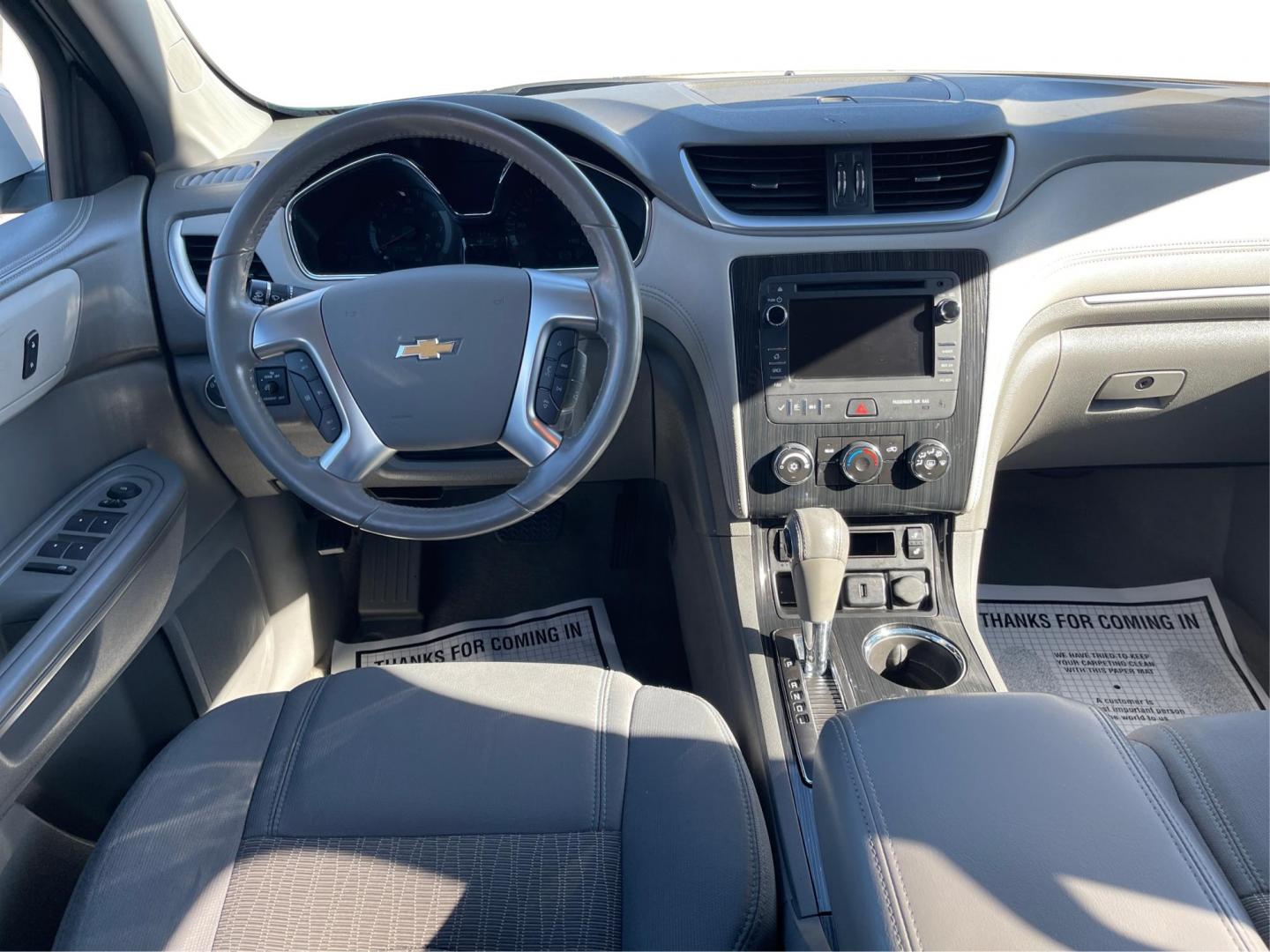 2015 Chevrolet Traverse LT (1GNKVGKD0FJ) with an Other engine, located at 1230 East Main St, Xenia, OH, 45385, (937) 908-9800, 39.688026, -83.910172 - 2015 Chevrolet Traverse LT - Photo#19